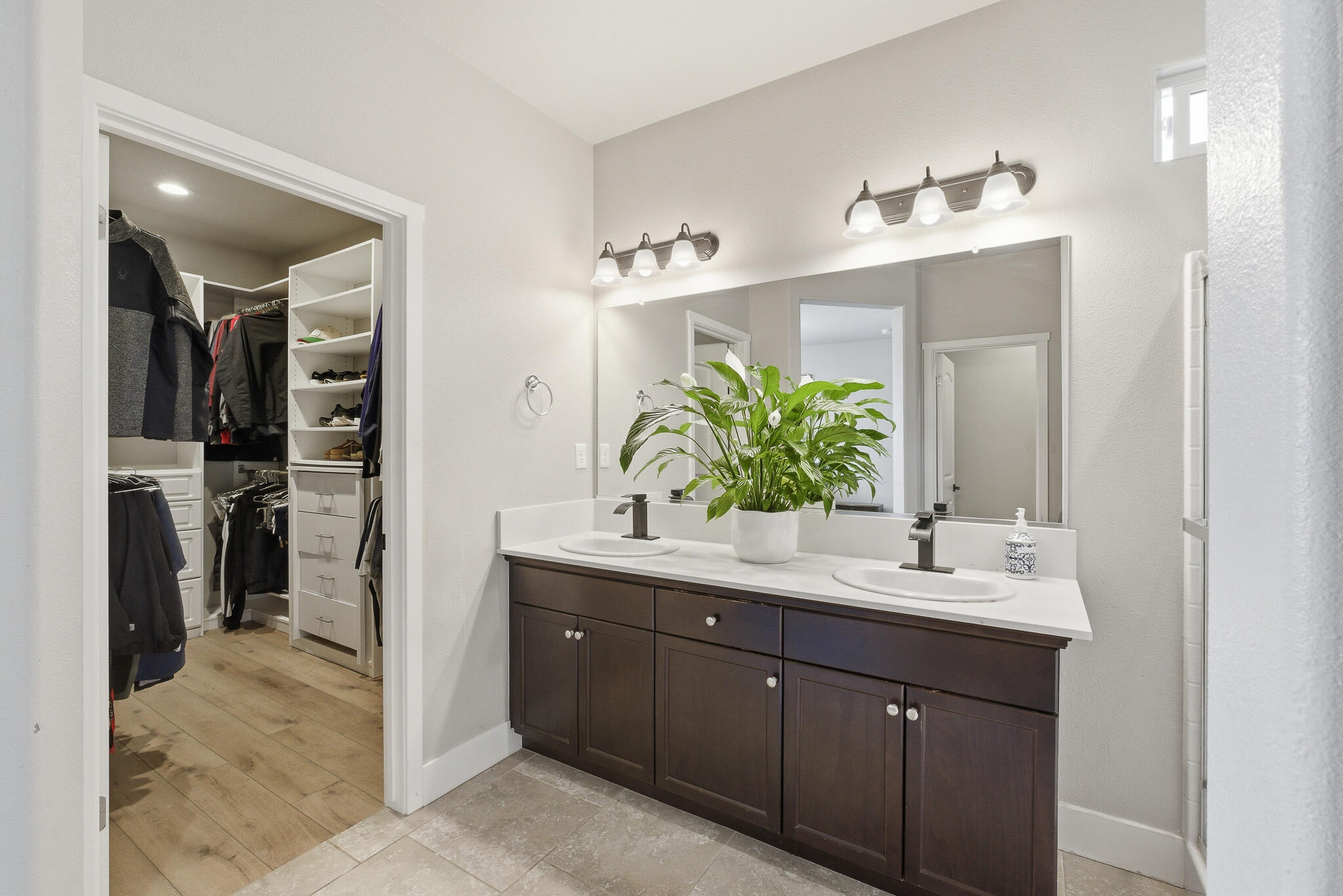 6337 W Elowin Ave, Visalia, CA 93291