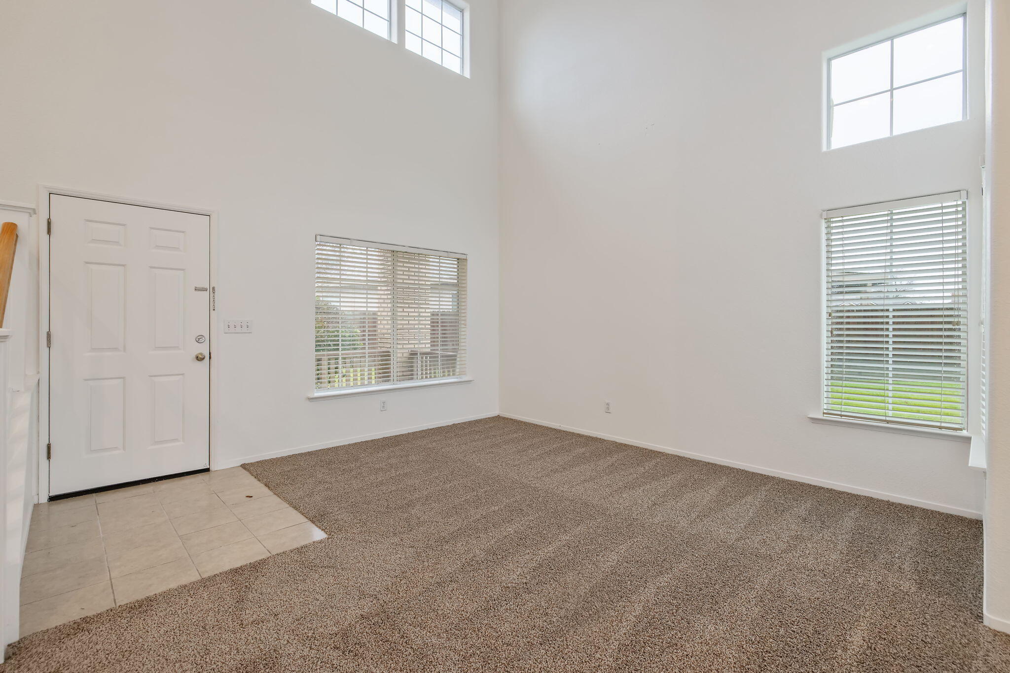 3232 N Zion Cir, Hanford, CA 93230