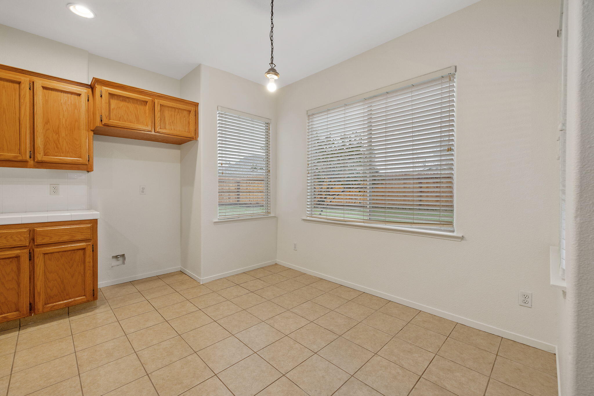 3232 N Zion Cir, Hanford, CA 93230