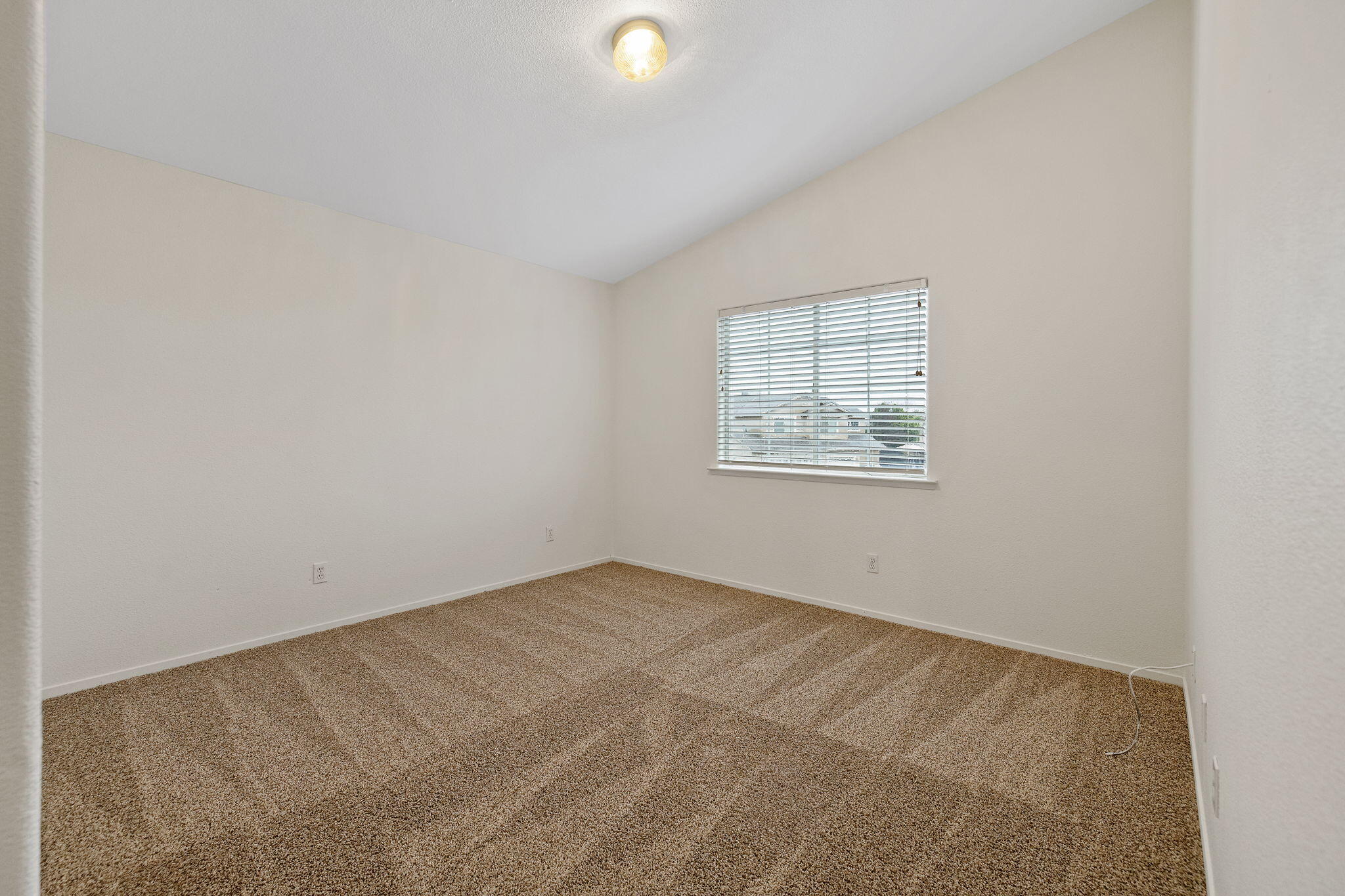 3232 N Zion Cir, Hanford, CA 93230