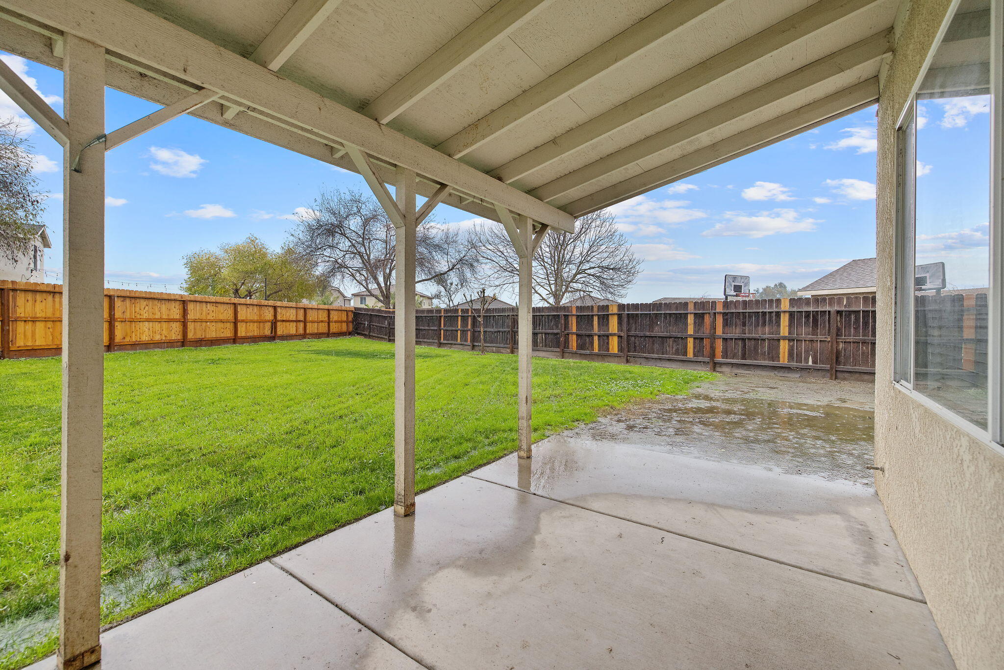 3232 N Zion Cir, Hanford, CA 93230