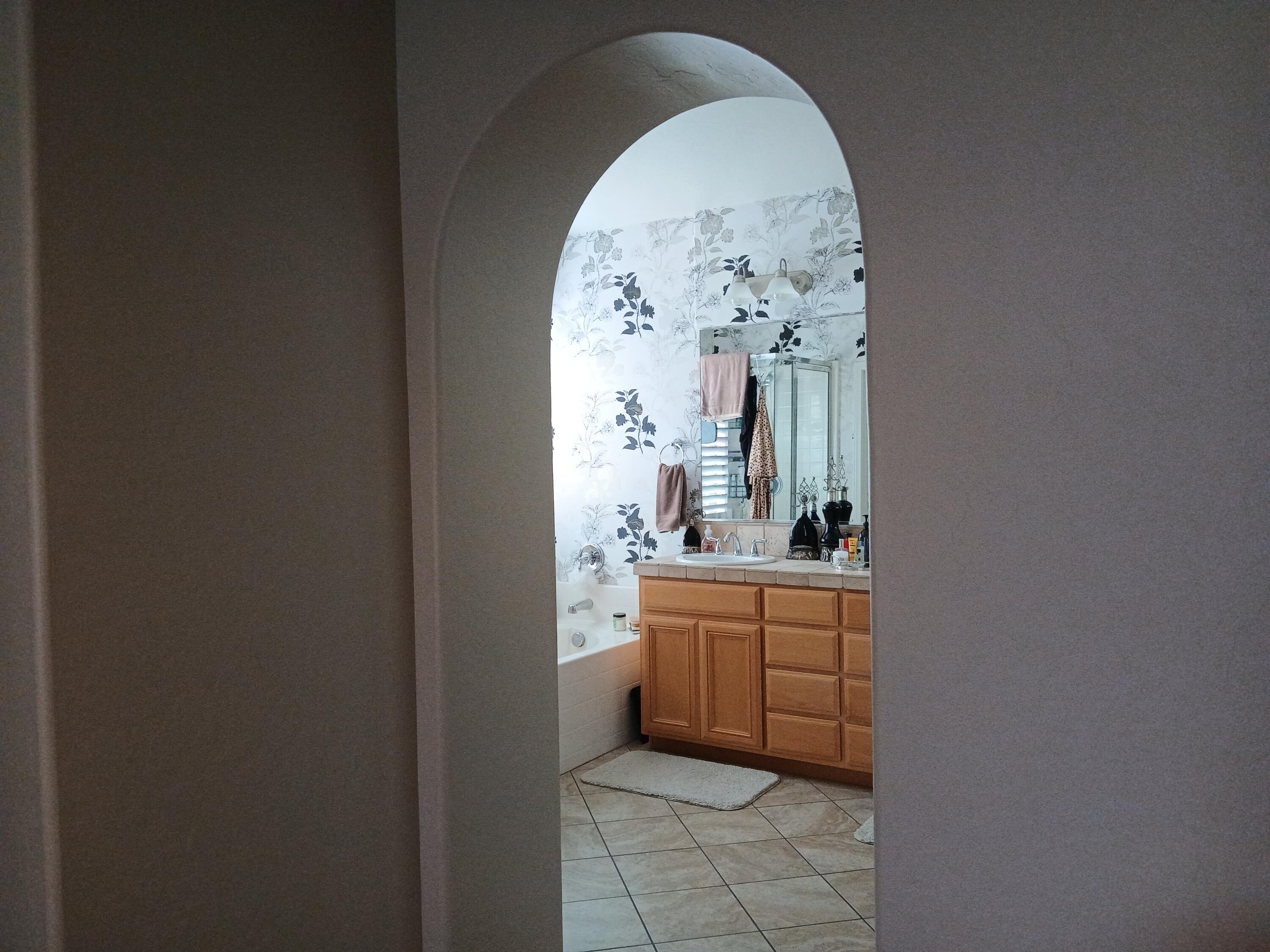 3827 E Harter Ct, Visalia, CA 93292