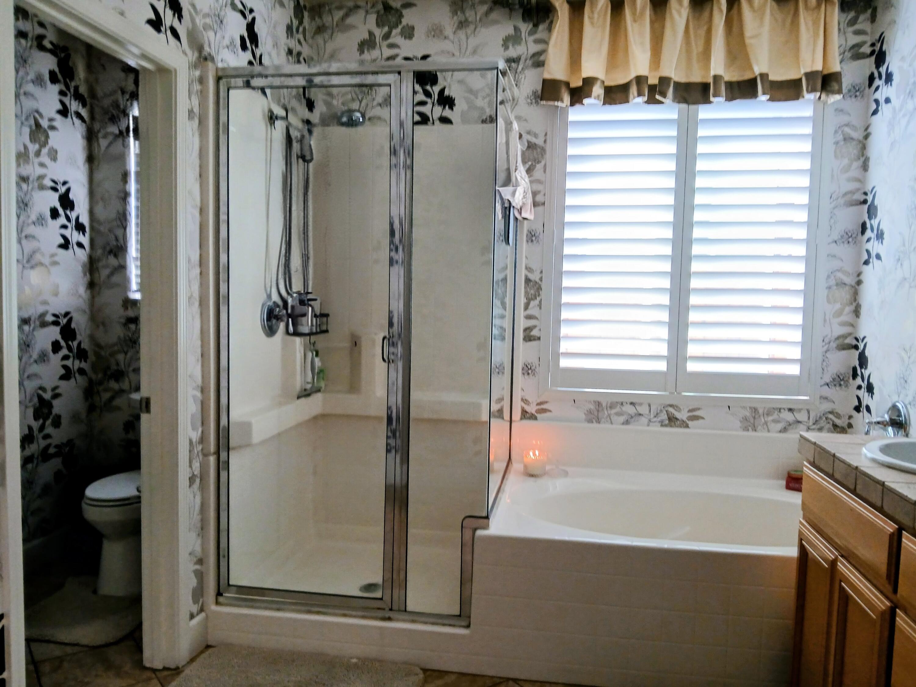 3827 E Harter Ct, Visalia, CA 93292