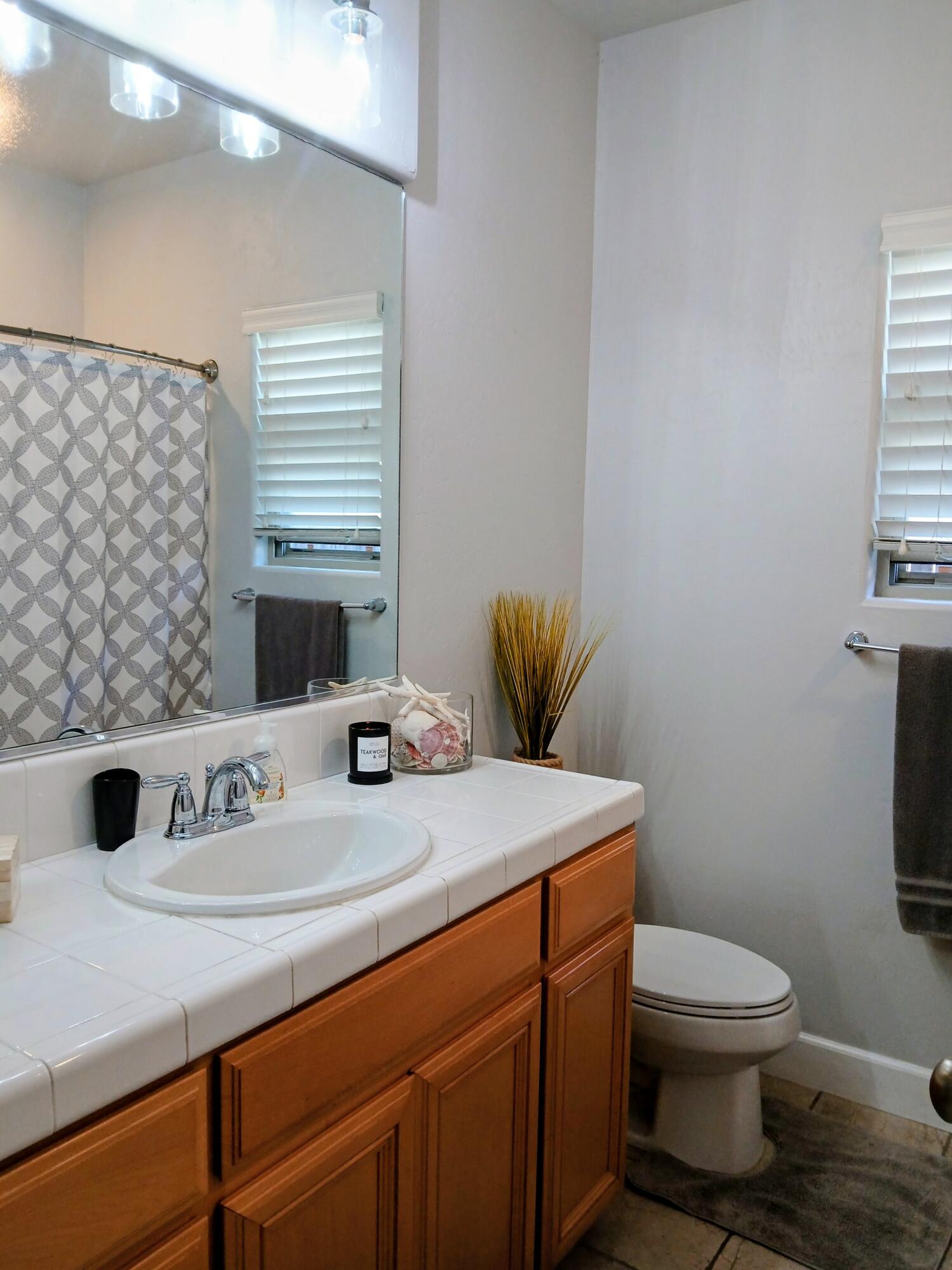 3827 E Harter Ct, Visalia, CA 93292