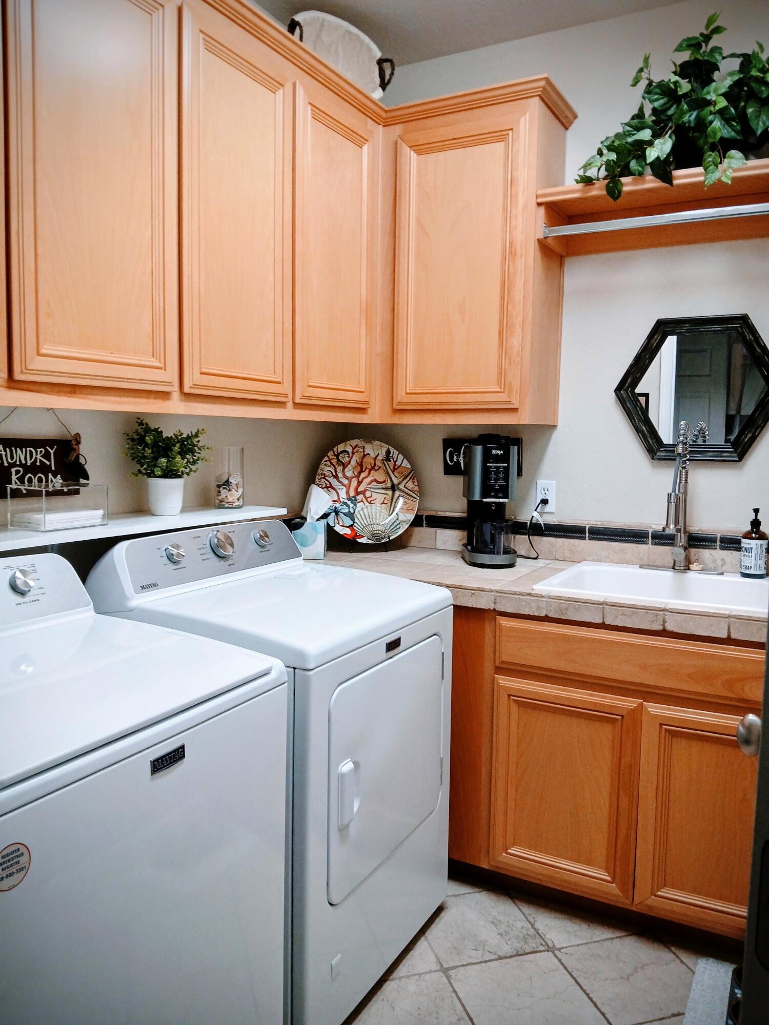 3827 E Harter Ct, Visalia, CA 93292