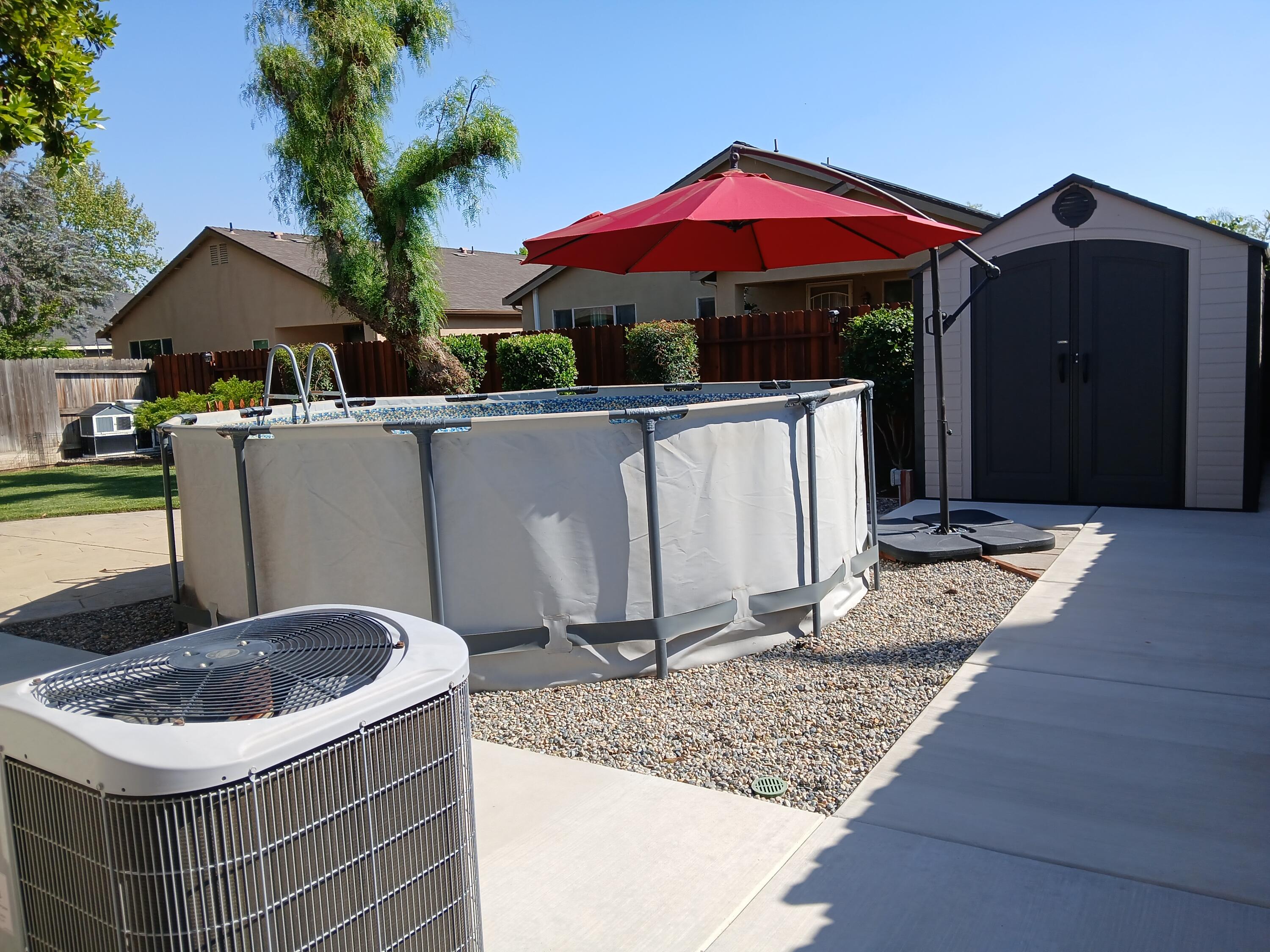 3827 E Harter Ct, Visalia, CA 93292