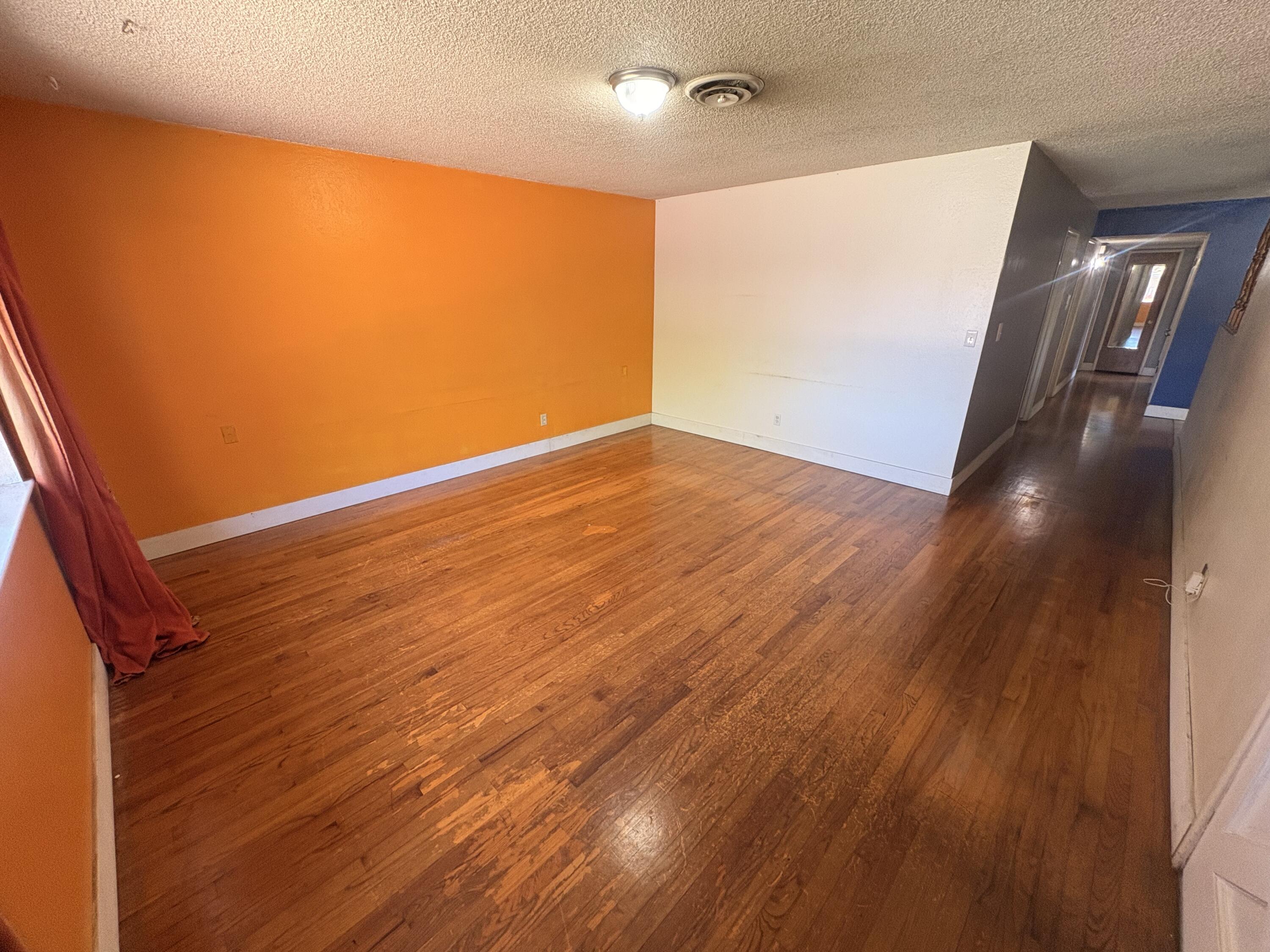 1515 W Cambridge Ave, Visalia, CA 93277