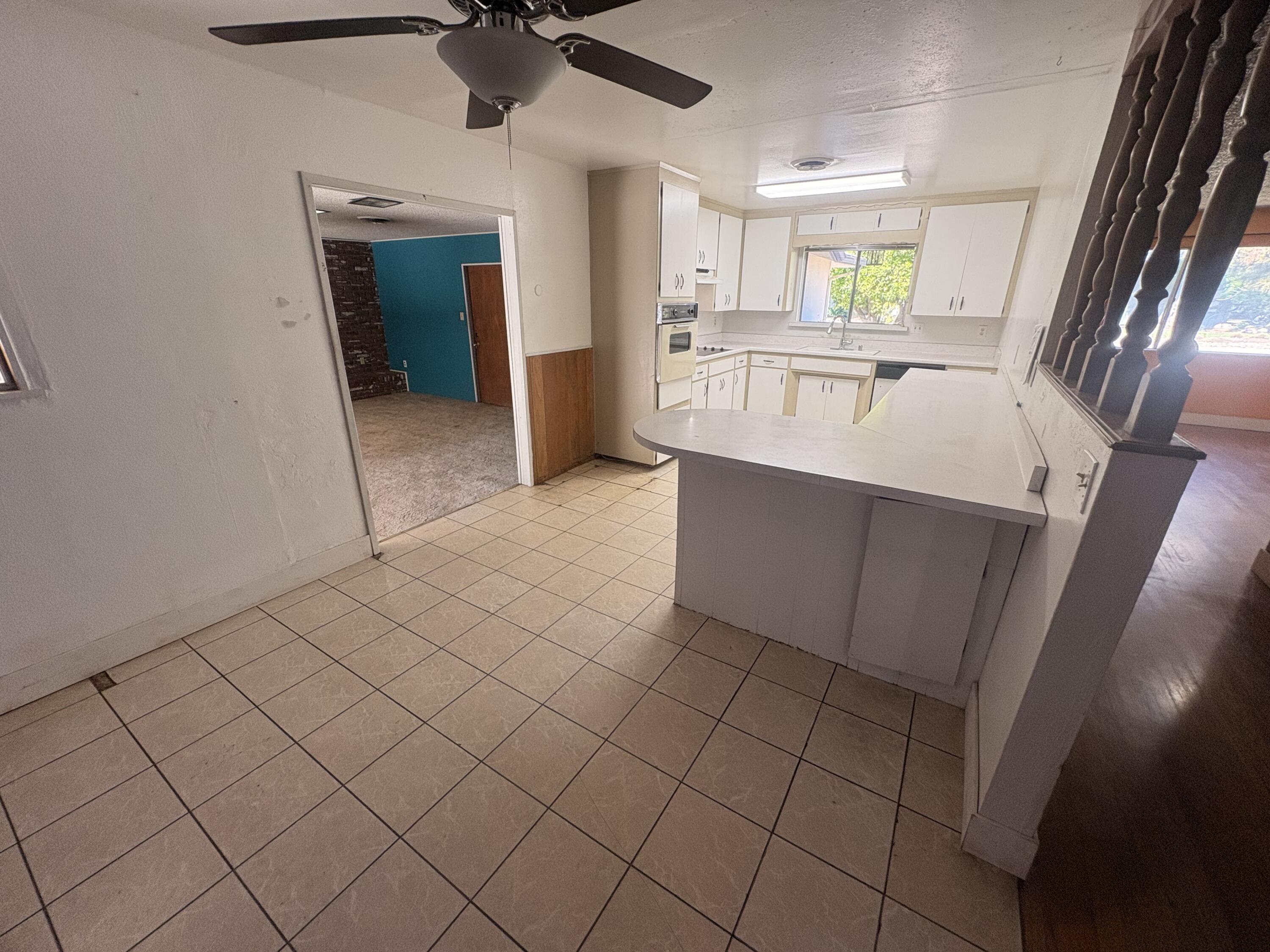 1515 W Cambridge Ave, Visalia, CA 93277