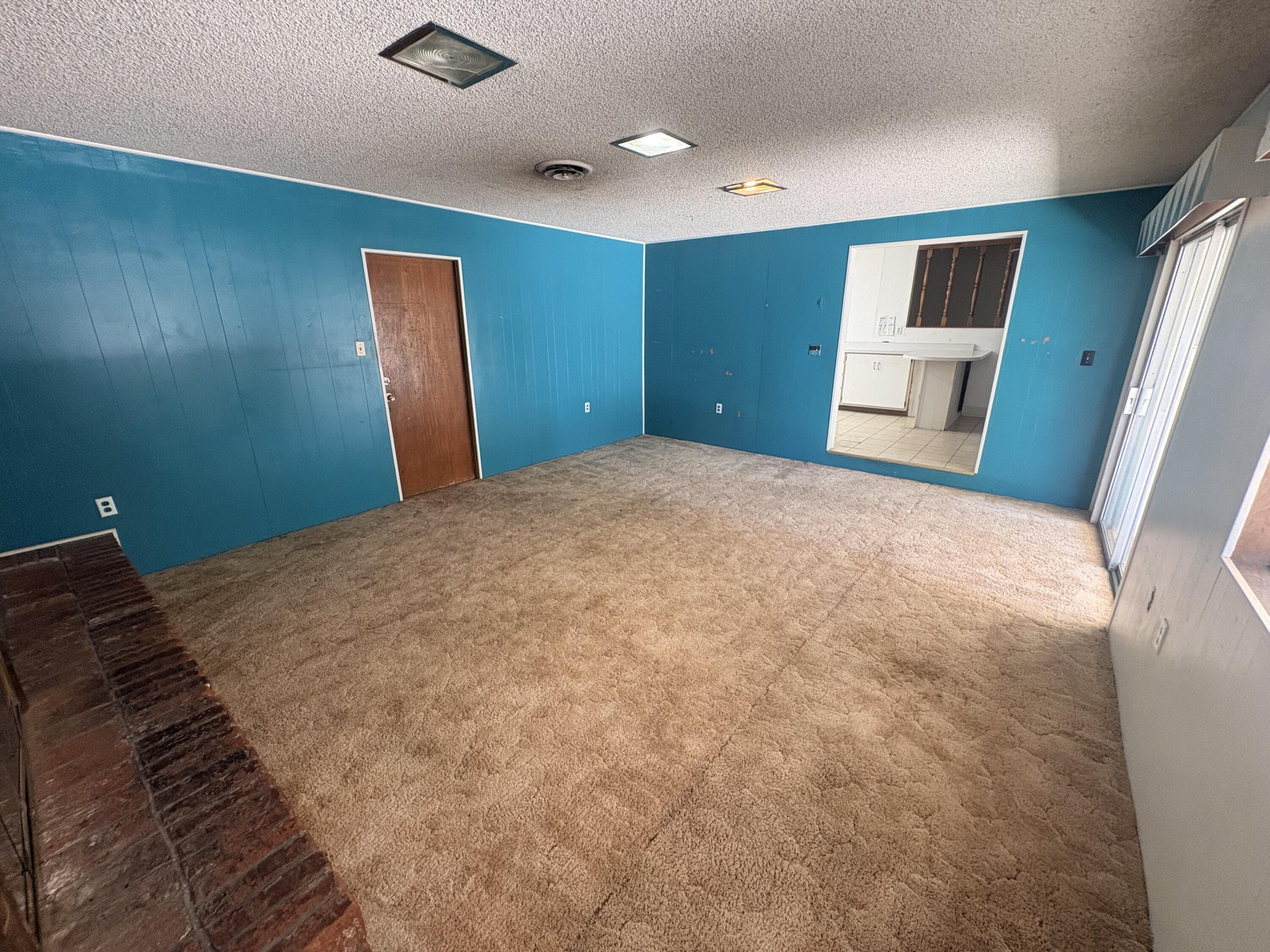 1515 W Cambridge Ave, Visalia, CA 93277