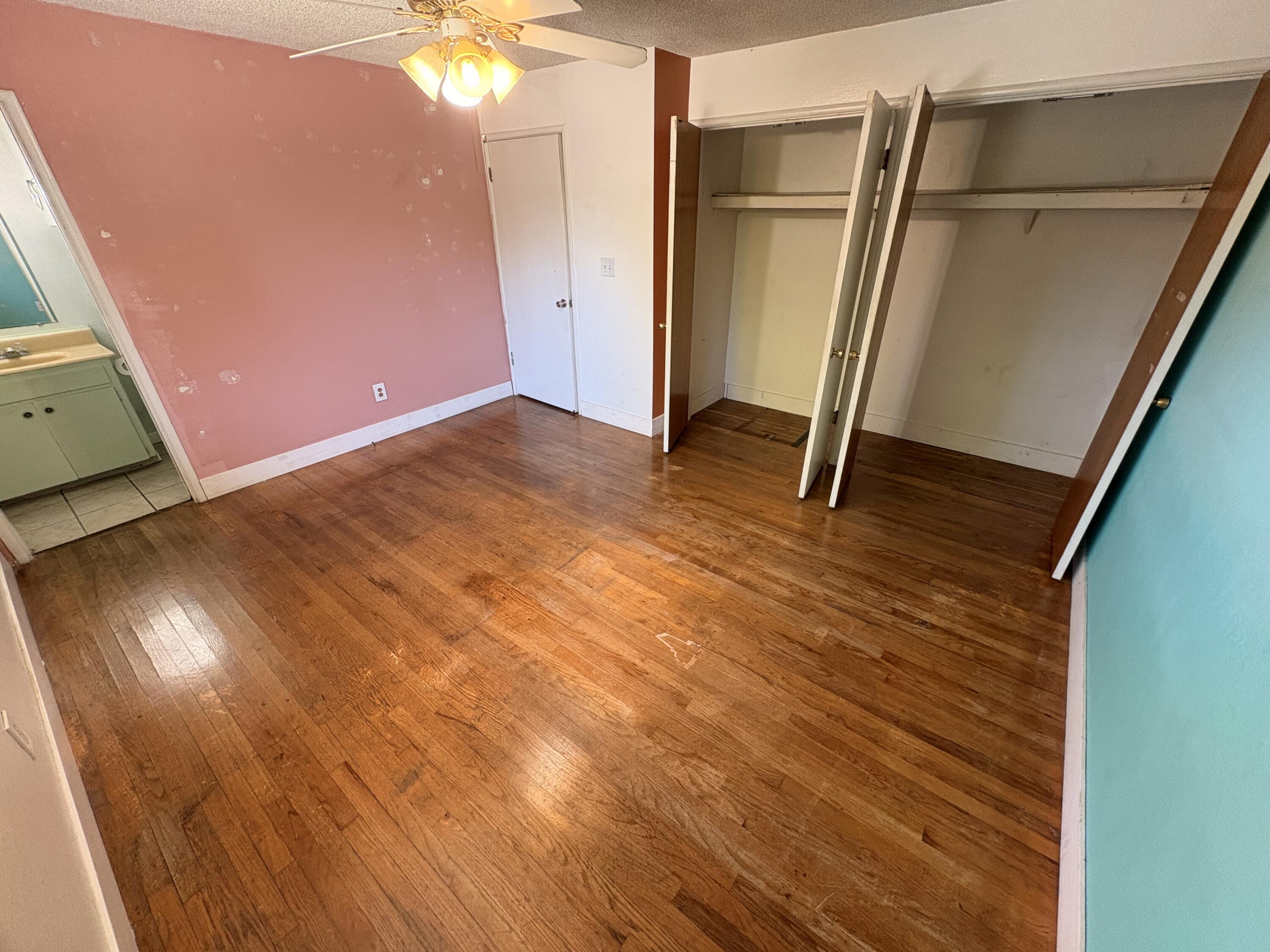 1515 W Cambridge Ave, Visalia, CA 93277