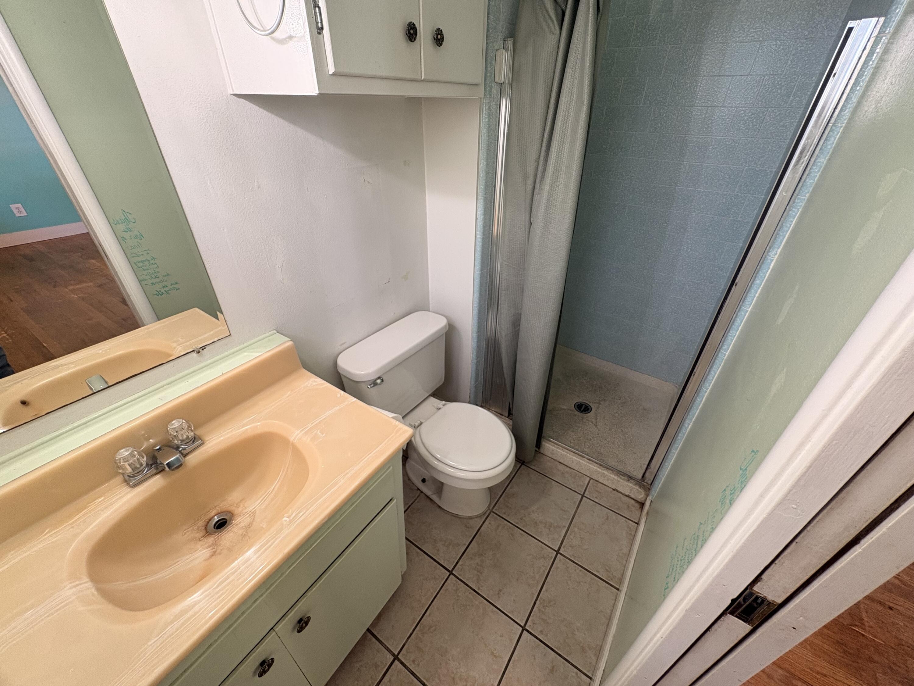 1515 W Cambridge Ave, Visalia, CA 93277