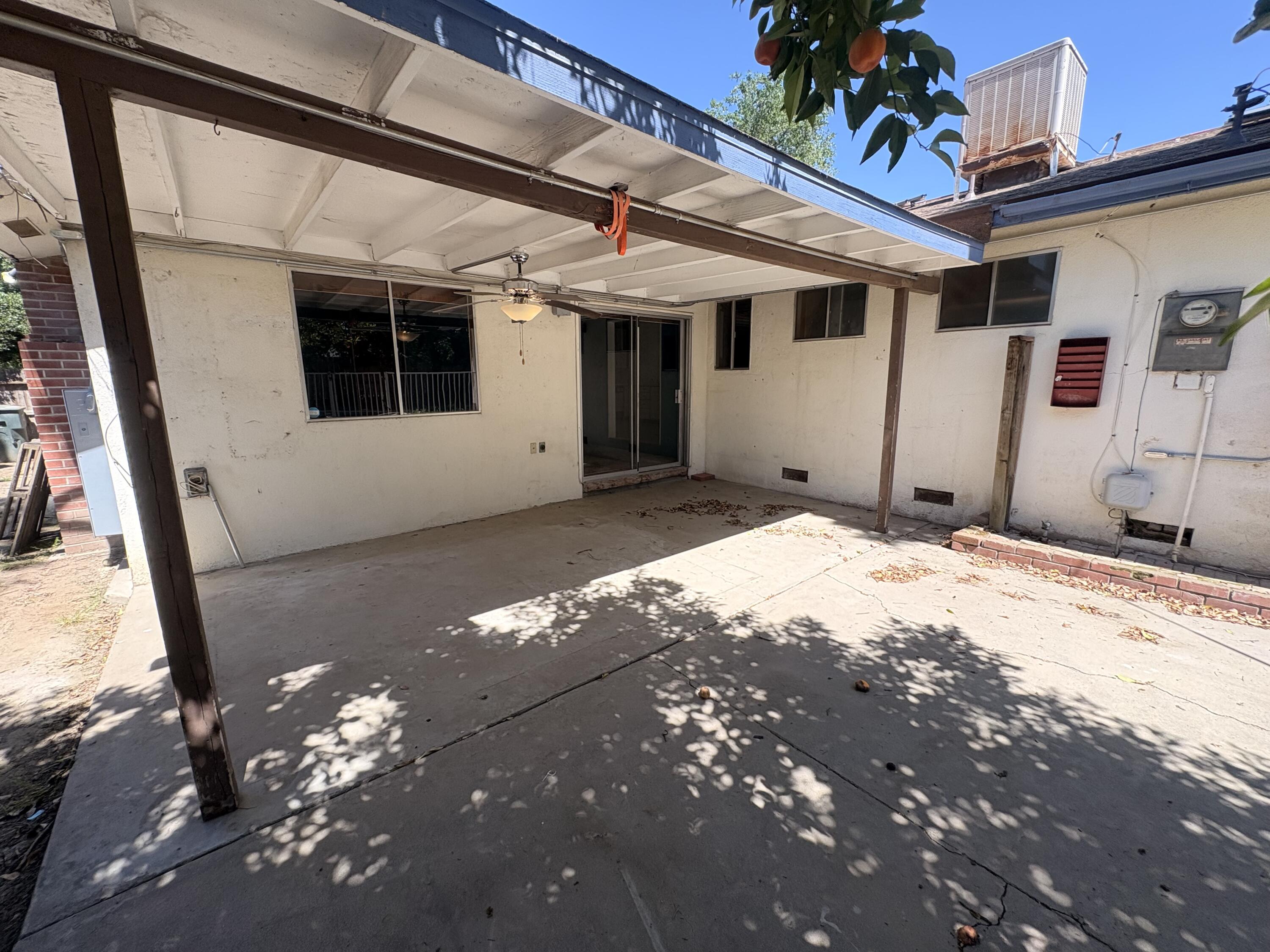 1515 W Cambridge Ave, Visalia, CA 93277