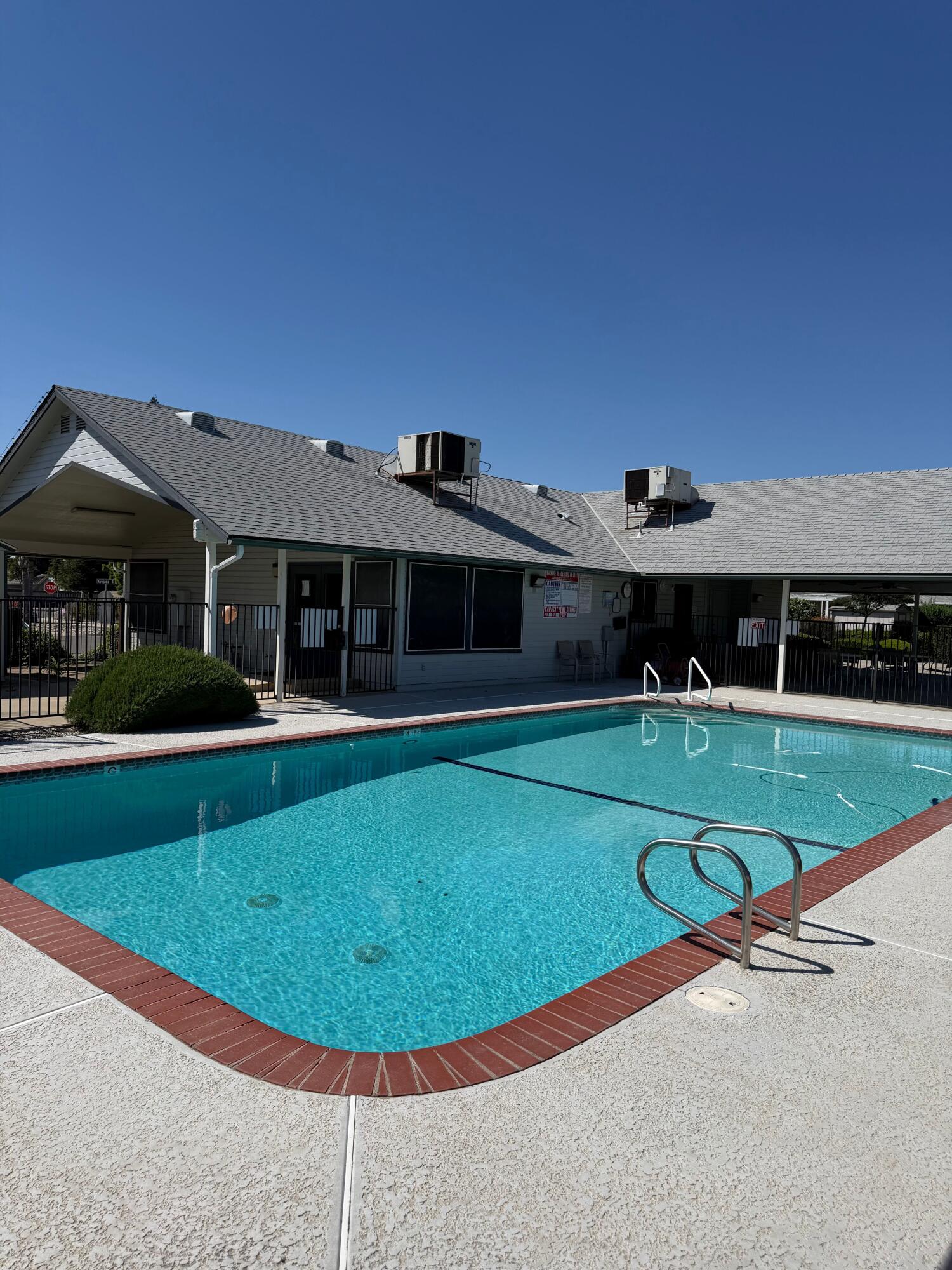 5212 W La Vida Ave ##9, Visalia, CA 93277