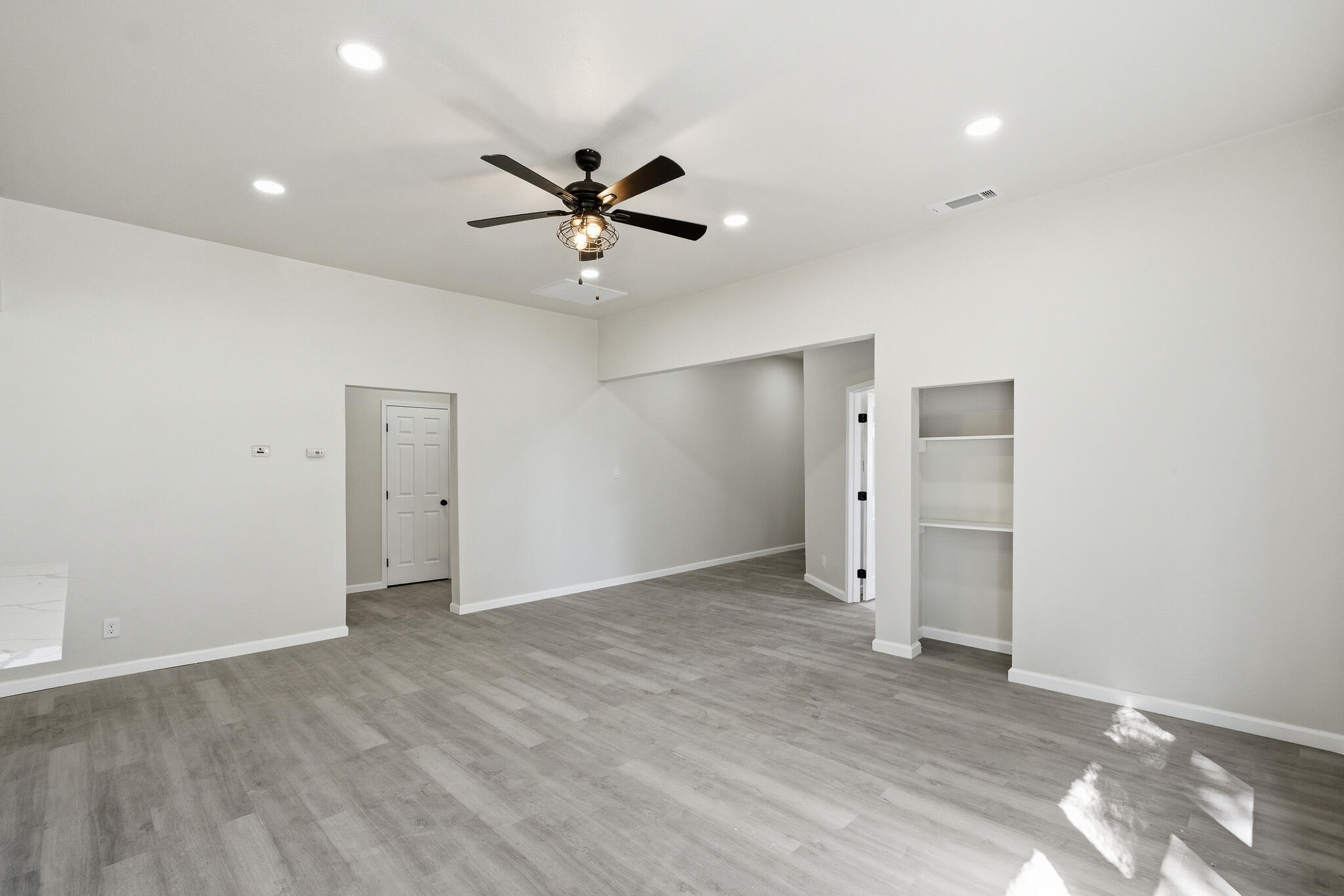 121 E Elm St, Hanford, CA 93230