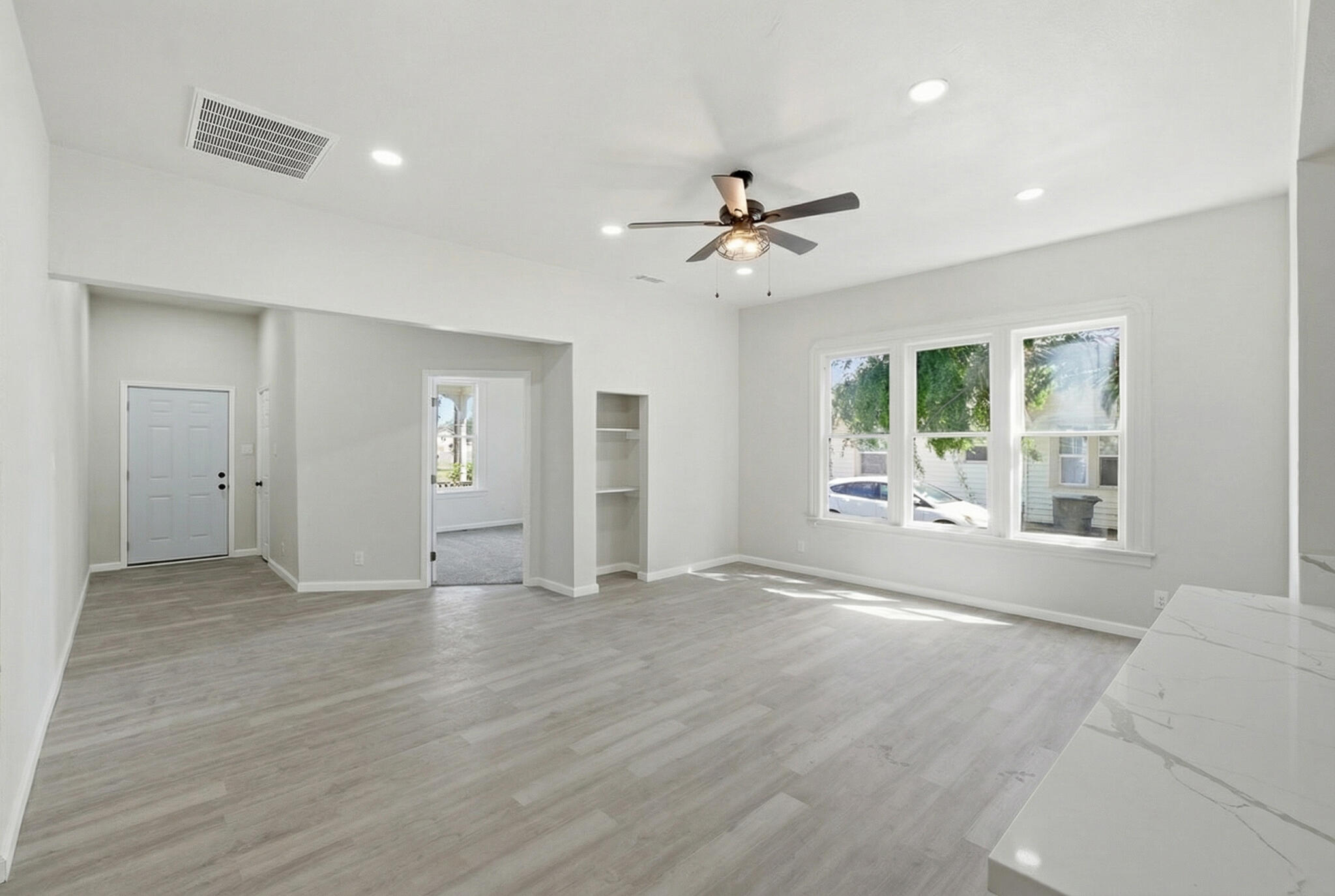 121 E Elm St, Hanford, CA 93230