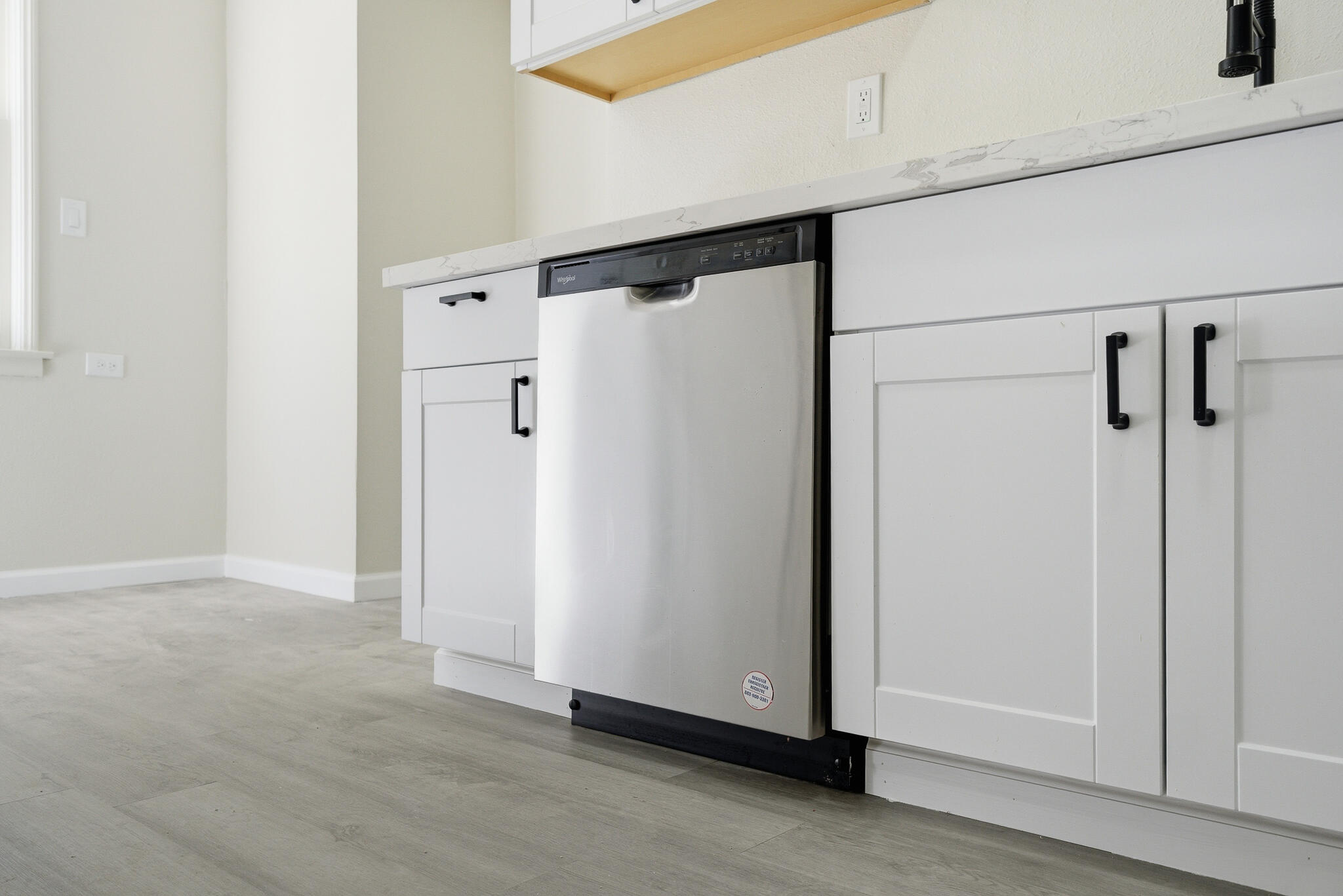 121 E Elm St, Hanford, CA 93230