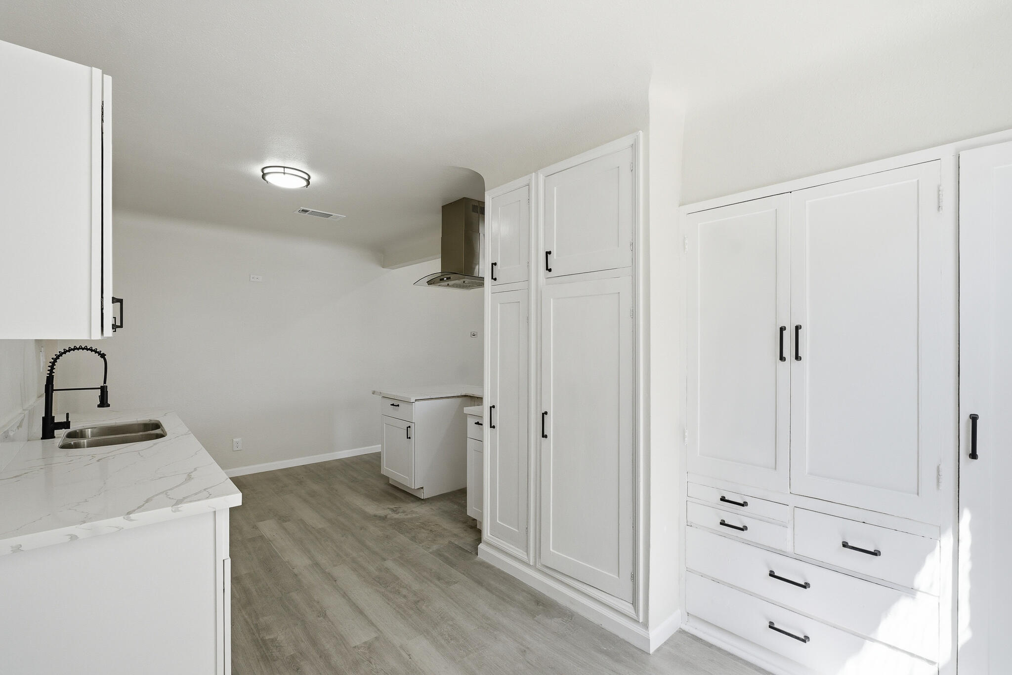 121 E Elm St, Hanford, CA 93230