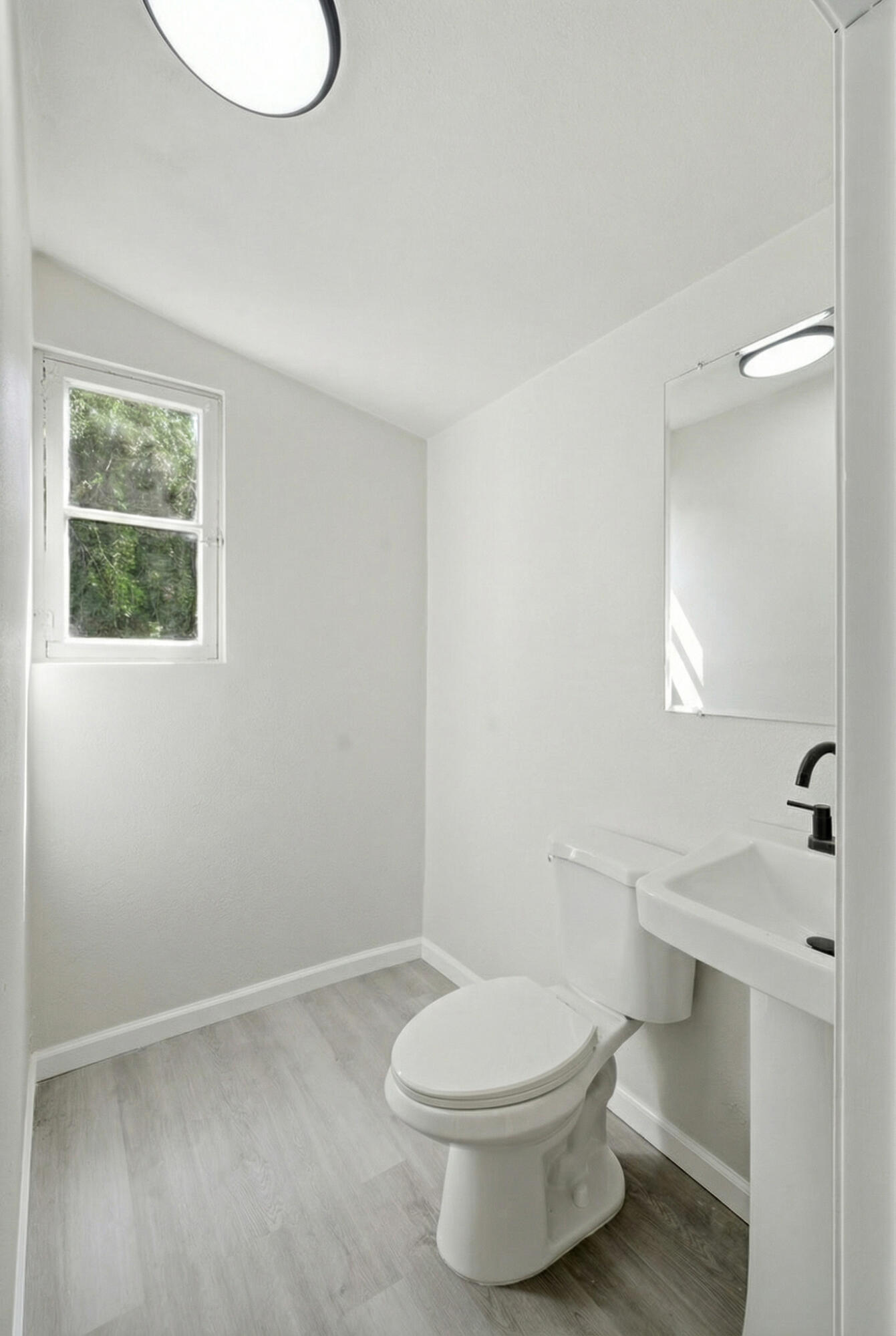 121 E Elm St, Hanford, CA 93230