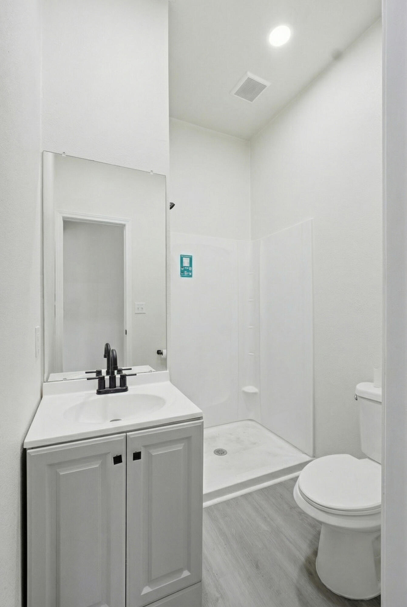 121 E Elm St, Hanford, CA 93230