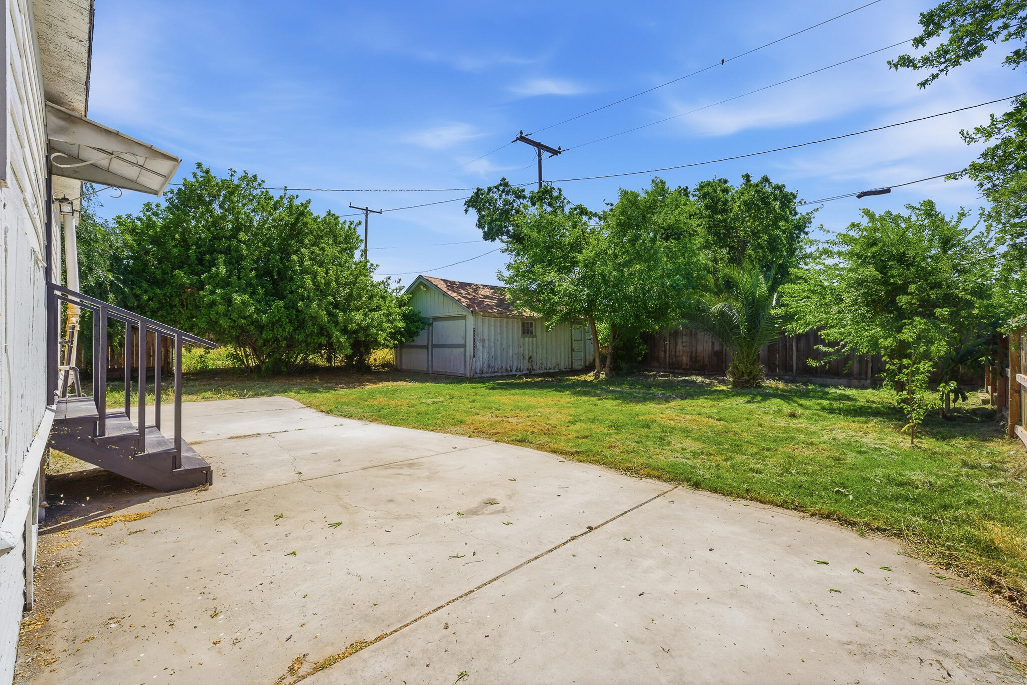 121 E Elm St, Hanford, CA 93230