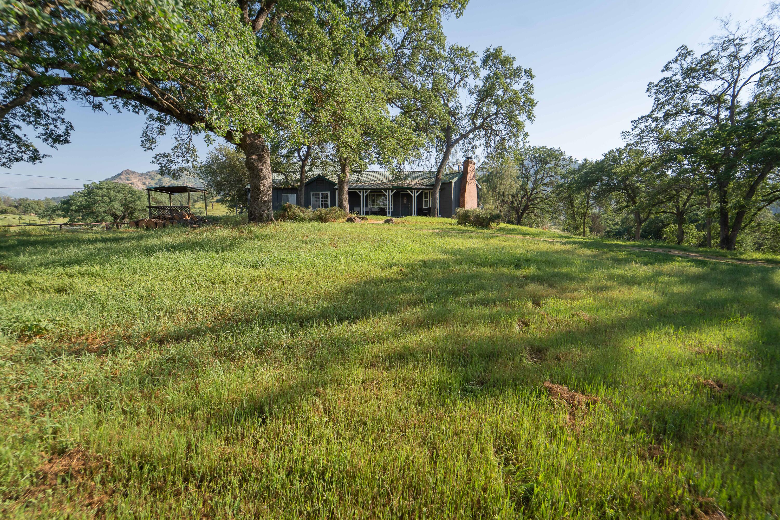 40716 Old Three Rivers Rd, Three Rivers, CA 93271