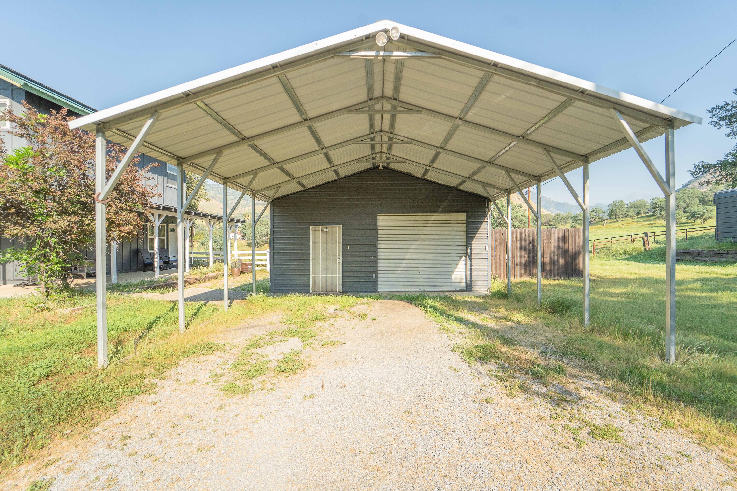 40716 Old Three Rivers Rd, Three Rivers, CA 93271