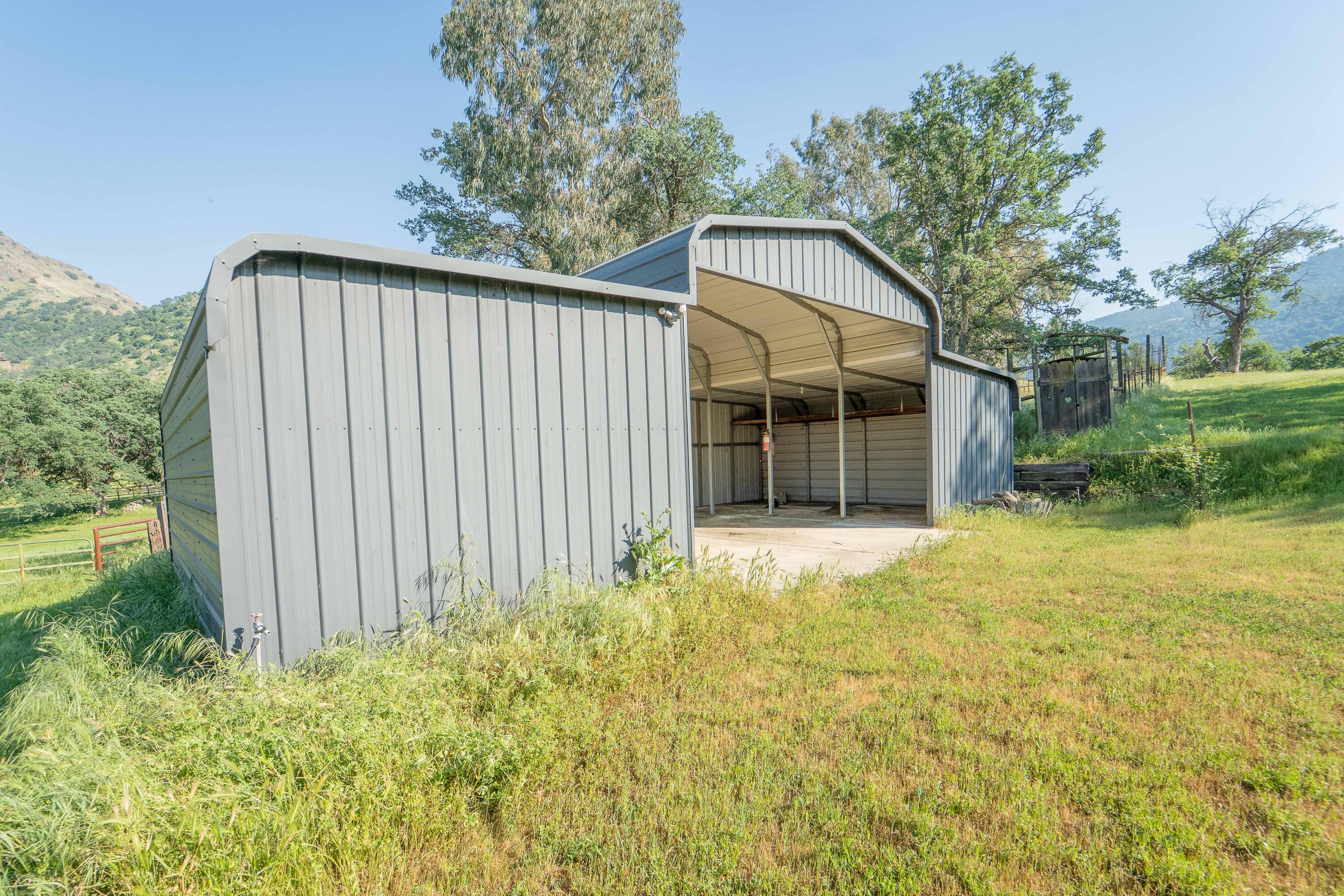 40716 Old Three Rivers Rd, Three Rivers, CA 93271