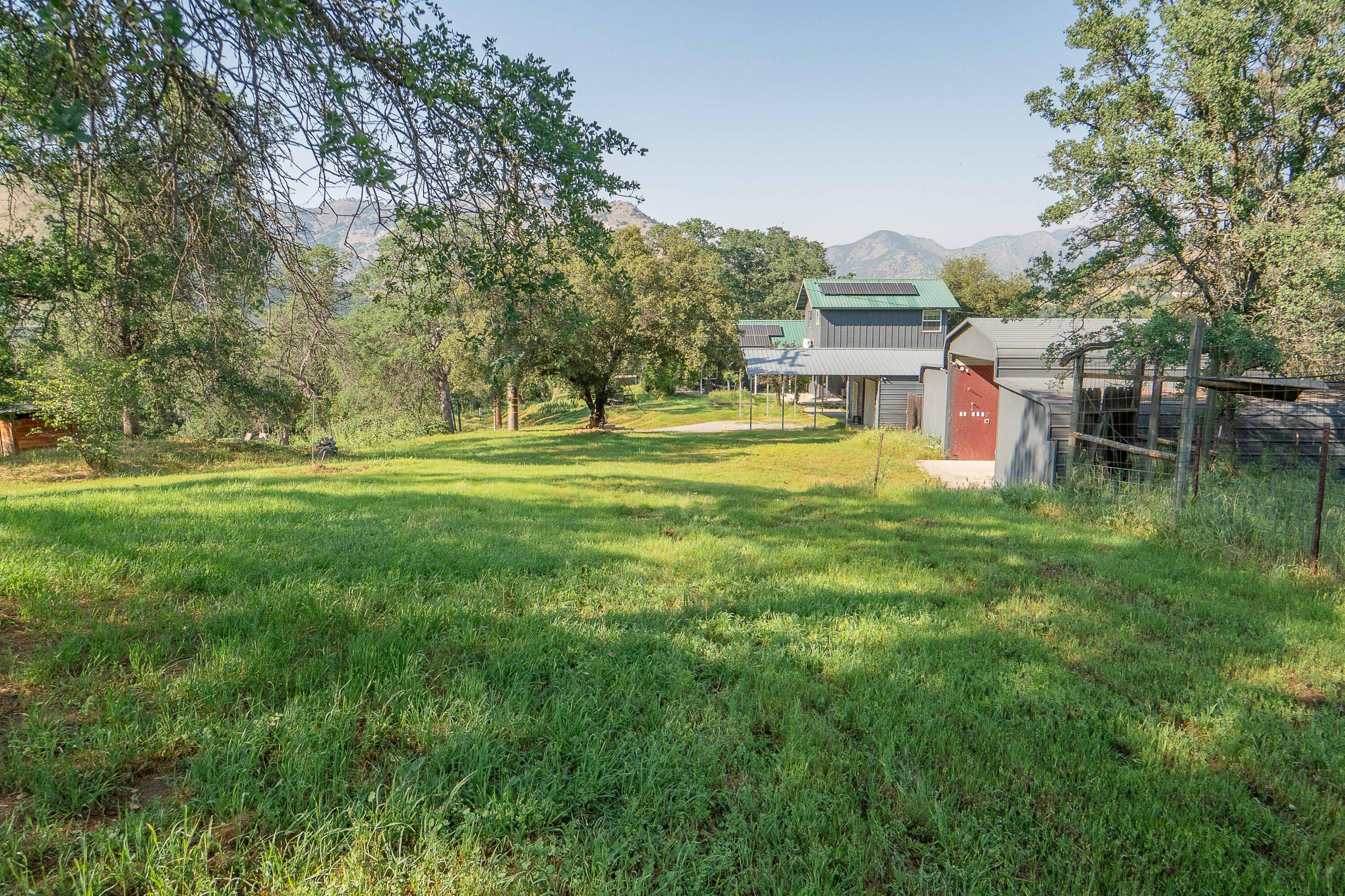 40716 Old Three Rivers Rd, Three Rivers, CA 93271