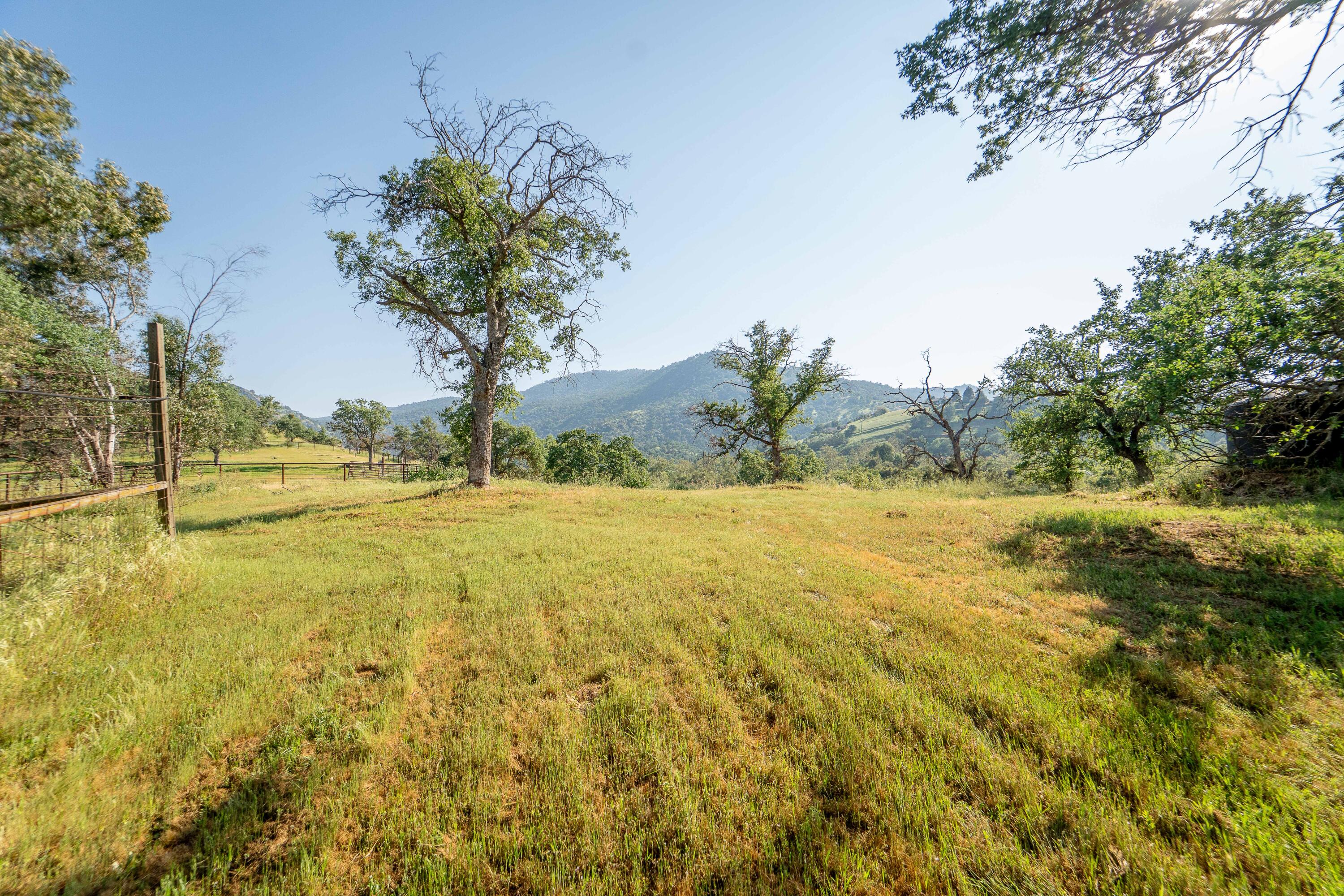 40716 Old Three Rivers Rd, Three Rivers, CA 93271