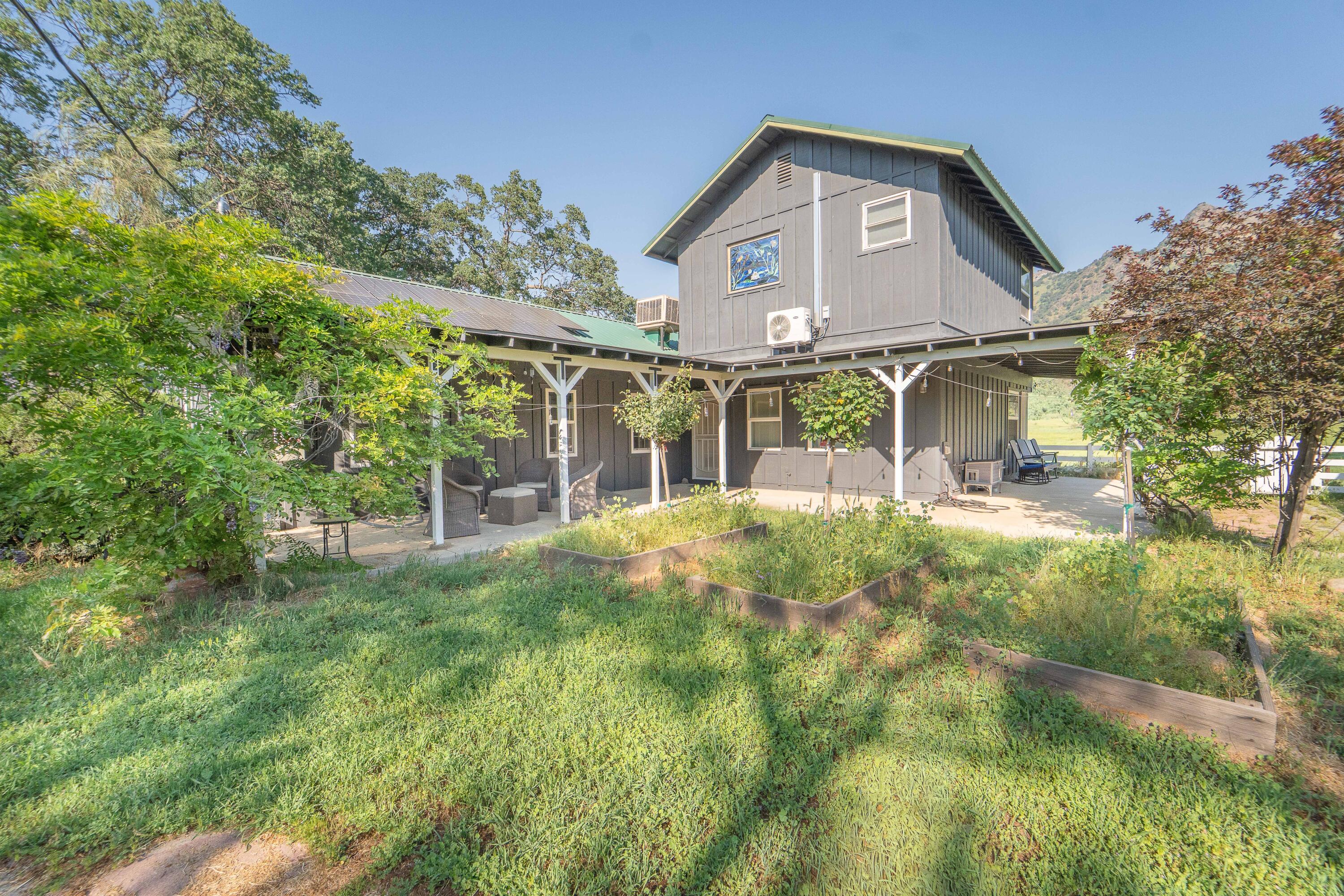 40716 Old Three Rivers Rd, Three Rivers, CA 93271