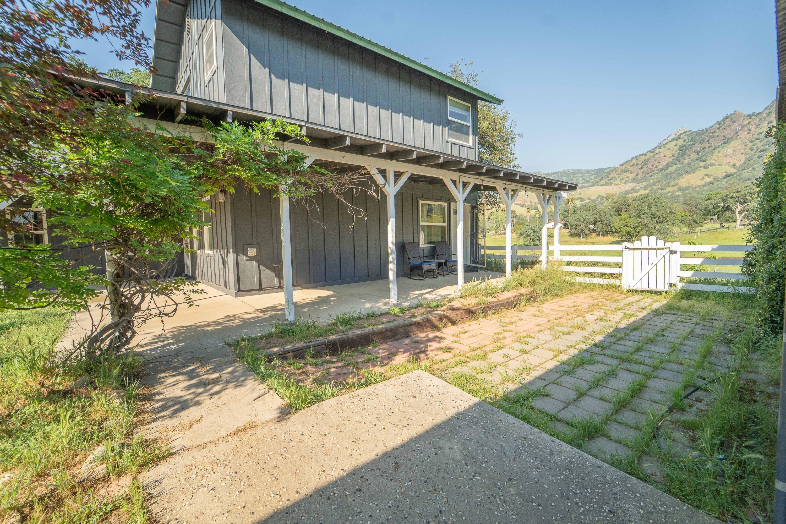 40716 Old Three Rivers Rd, Three Rivers, CA 93271