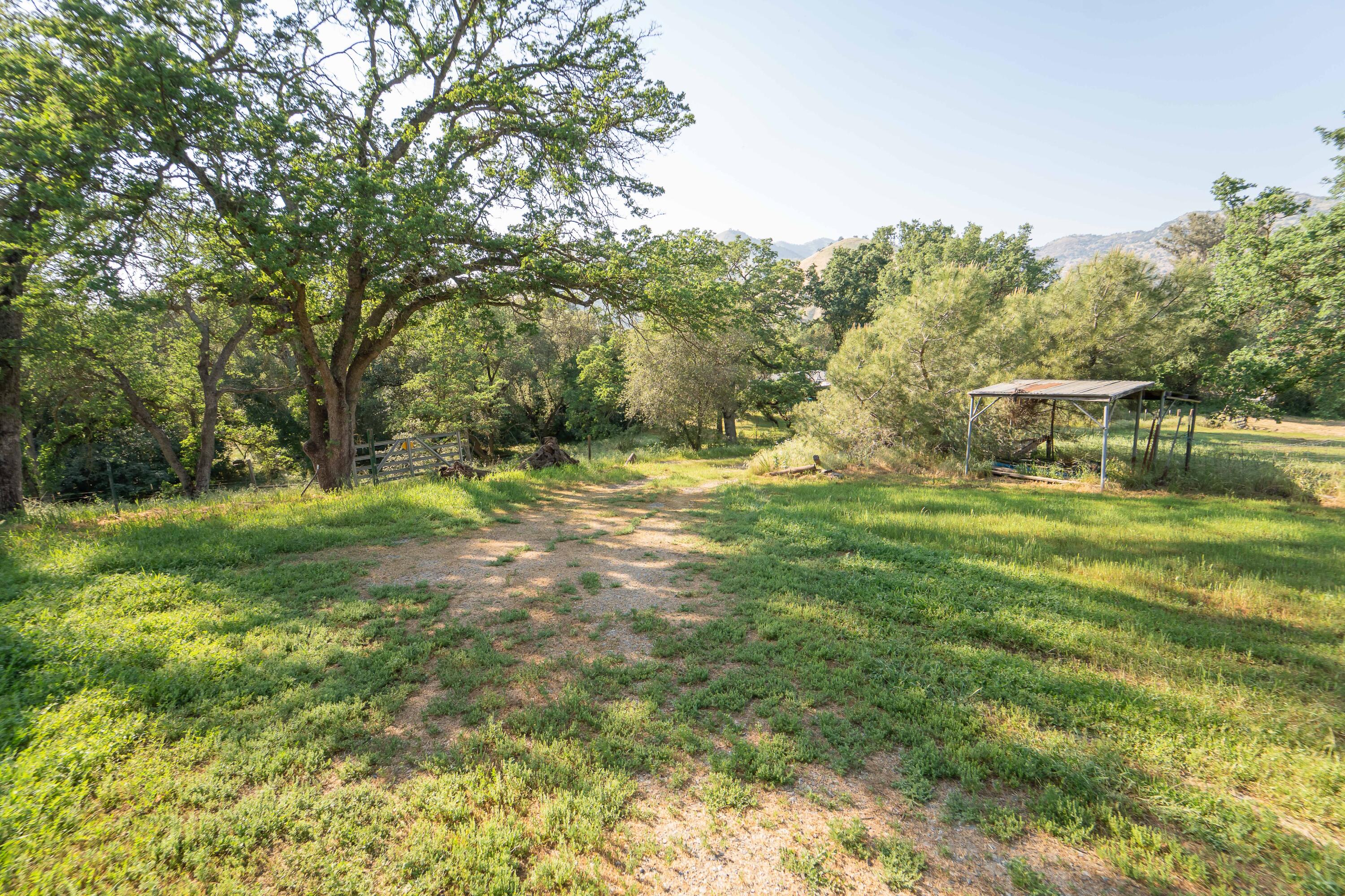40716 Old Three Rivers Rd, Three Rivers, CA 93271
