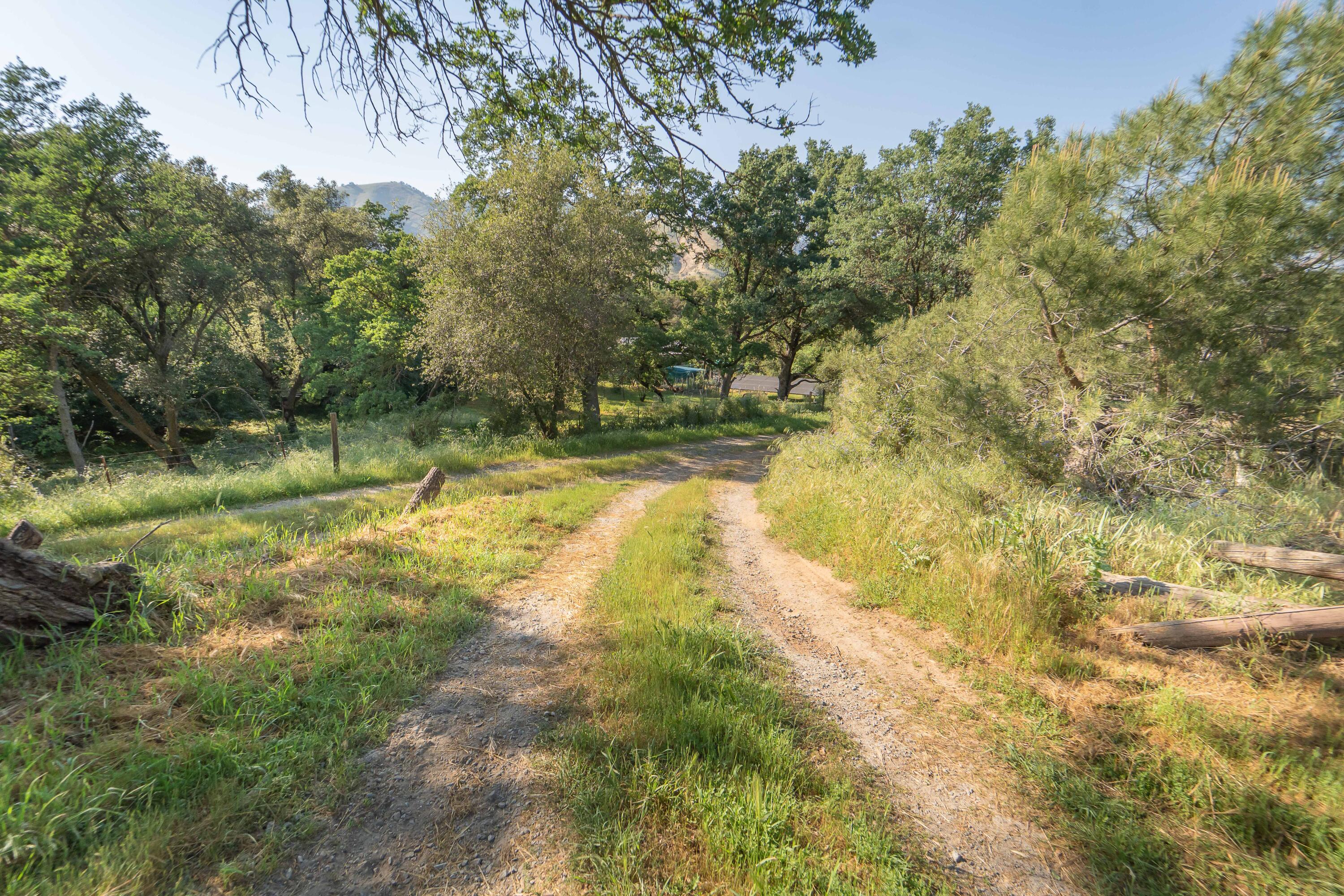 40716 Old Three Rivers Rd, Three Rivers, CA 93271