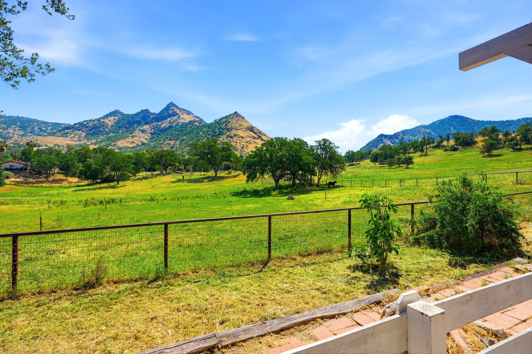 40716 Old Three Rivers Rd, Three Rivers, CA 93271