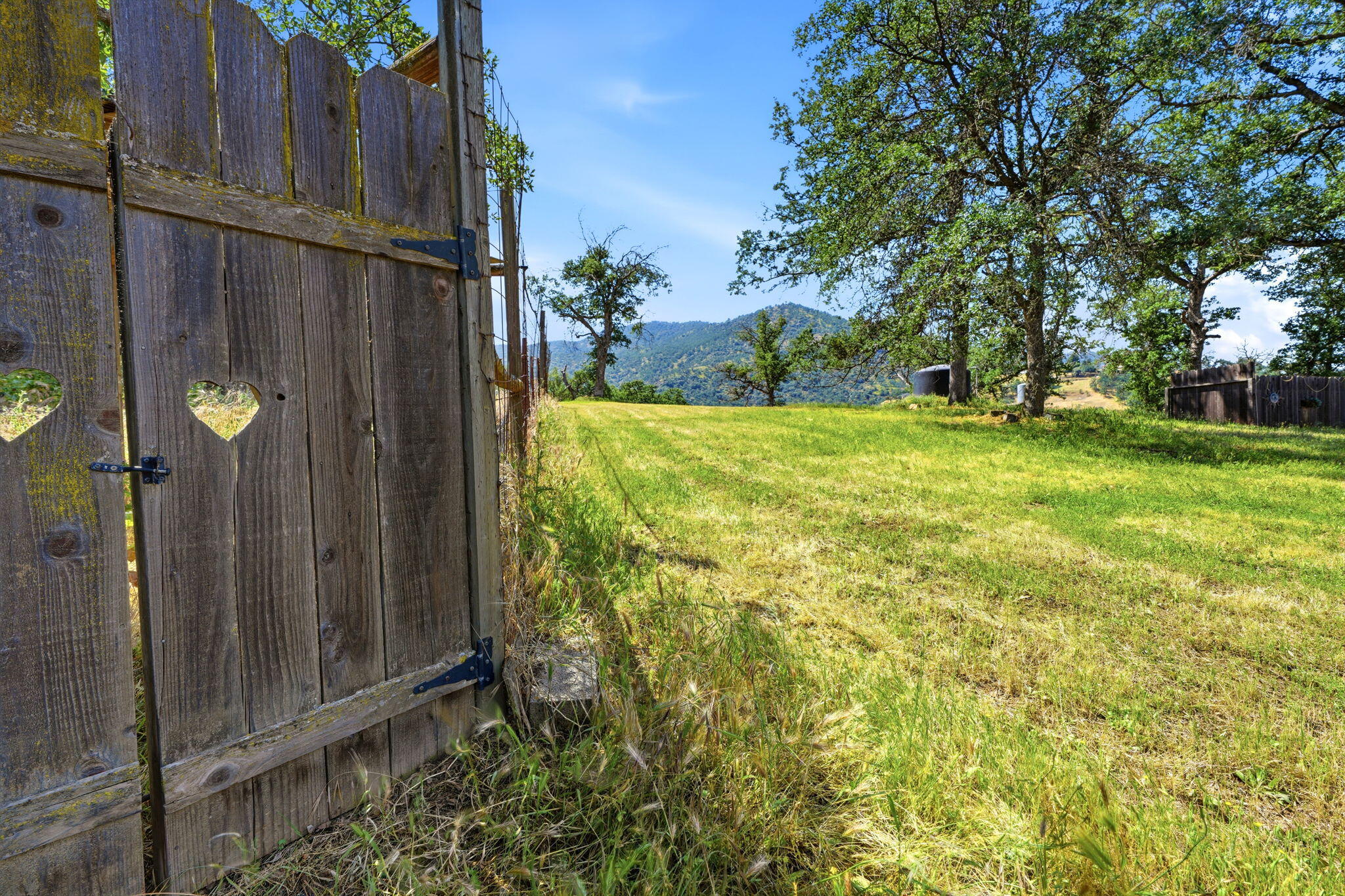 40716 Old Three Rivers Rd, Three Rivers, CA 93271