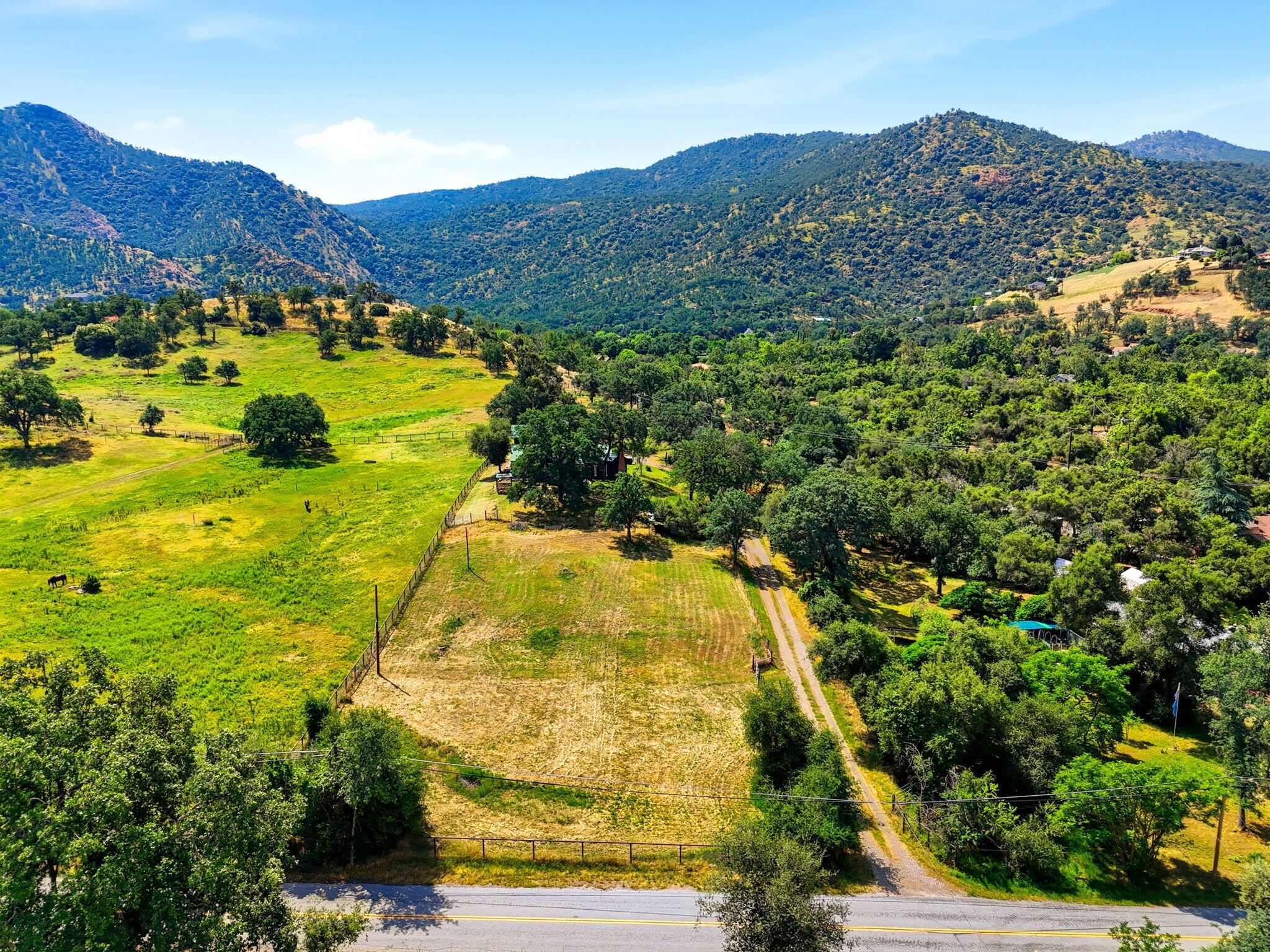 40716 Old Three Rivers Rd, Three Rivers, CA 93271