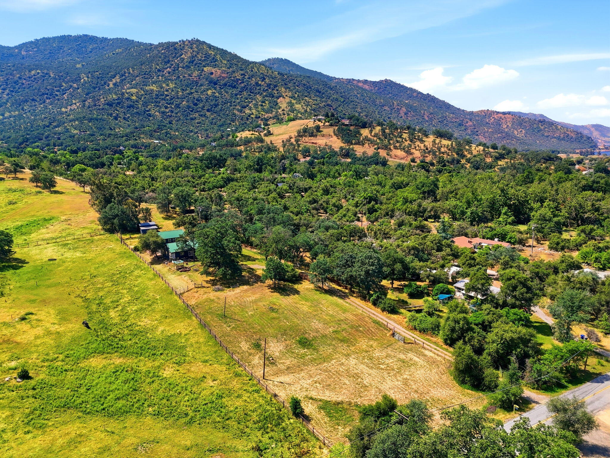 40716 Old Three Rivers Rd, Three Rivers, CA 93271