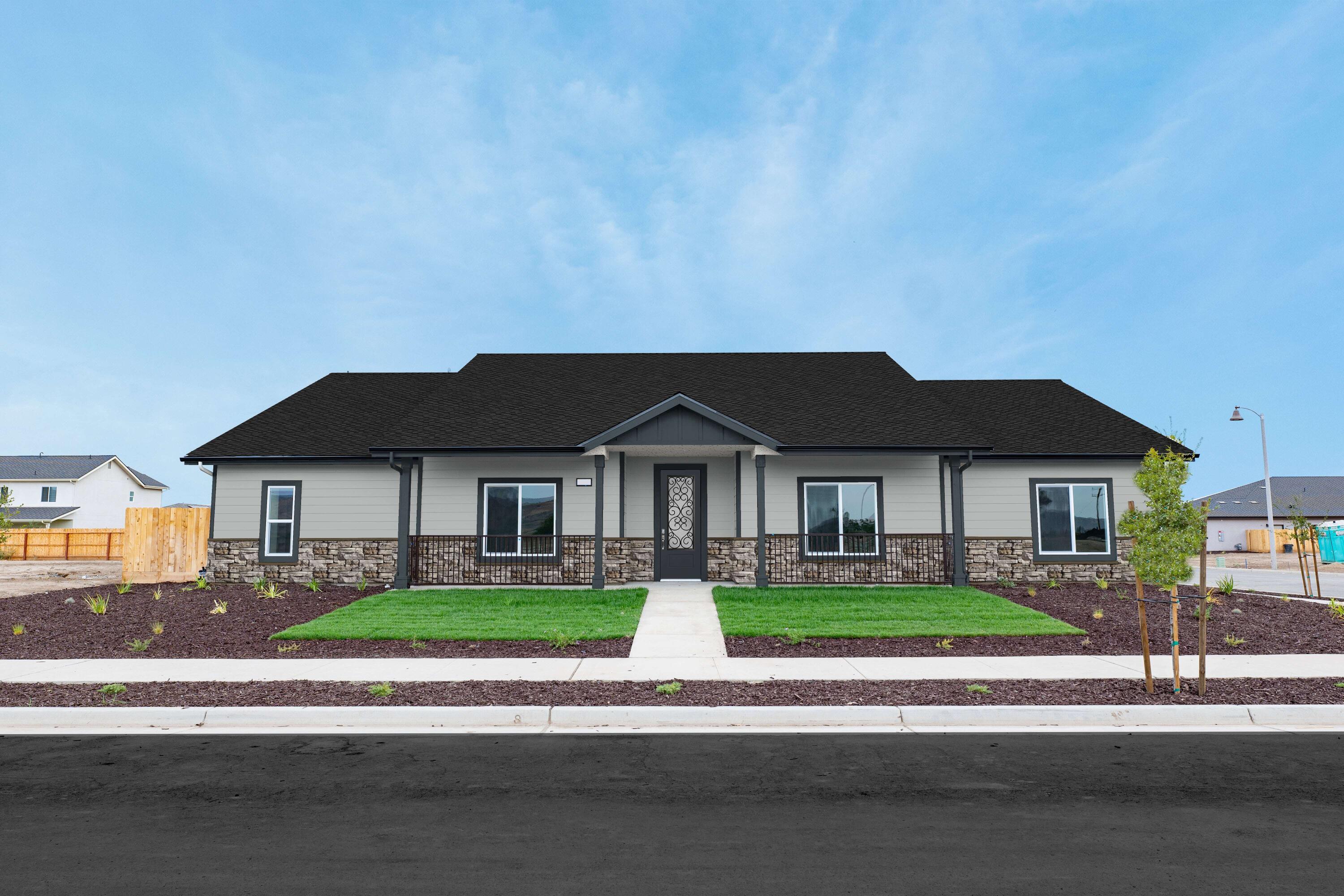 1002 N Acacia St, Woodlake, CA 93286