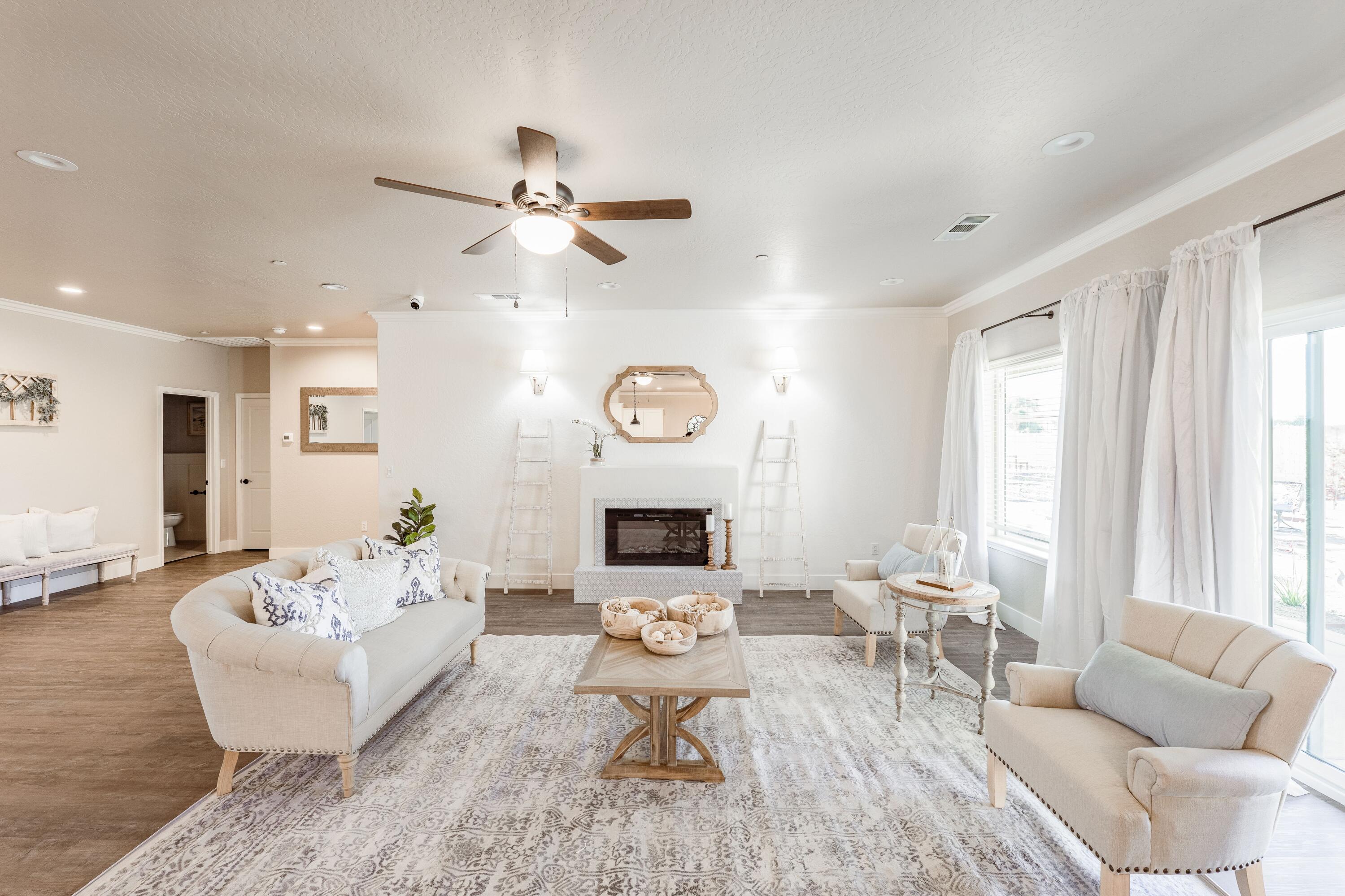 1002 N Acacia St, Woodlake, CA 93286