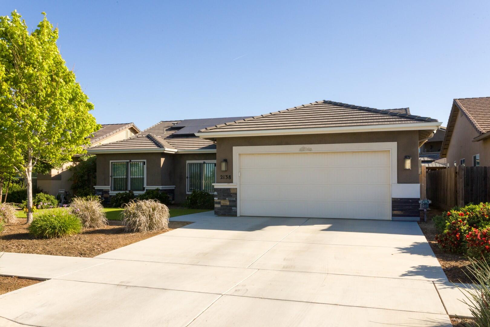 2138 W River Springs Ave, Porterville, CA 93257