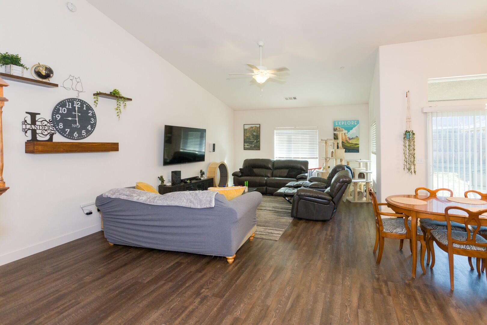 2138 W River Springs Ave, Porterville, CA 93257