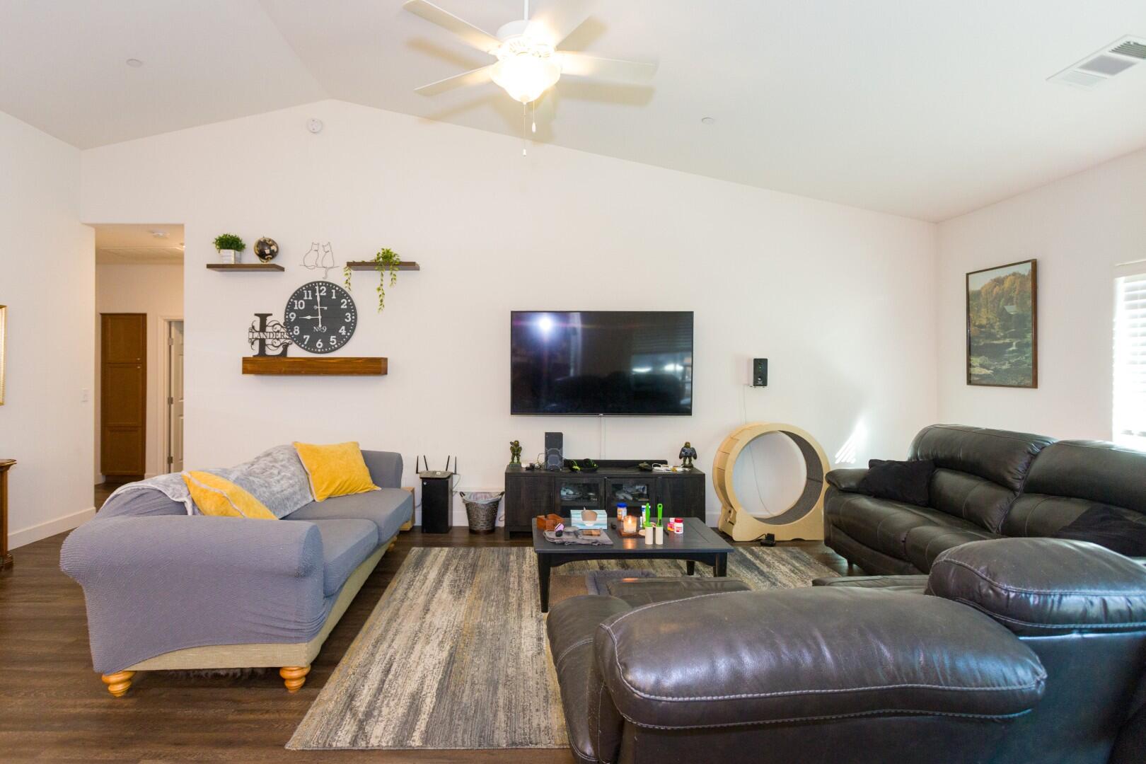 2138 W River Springs Ave, Porterville, CA 93257