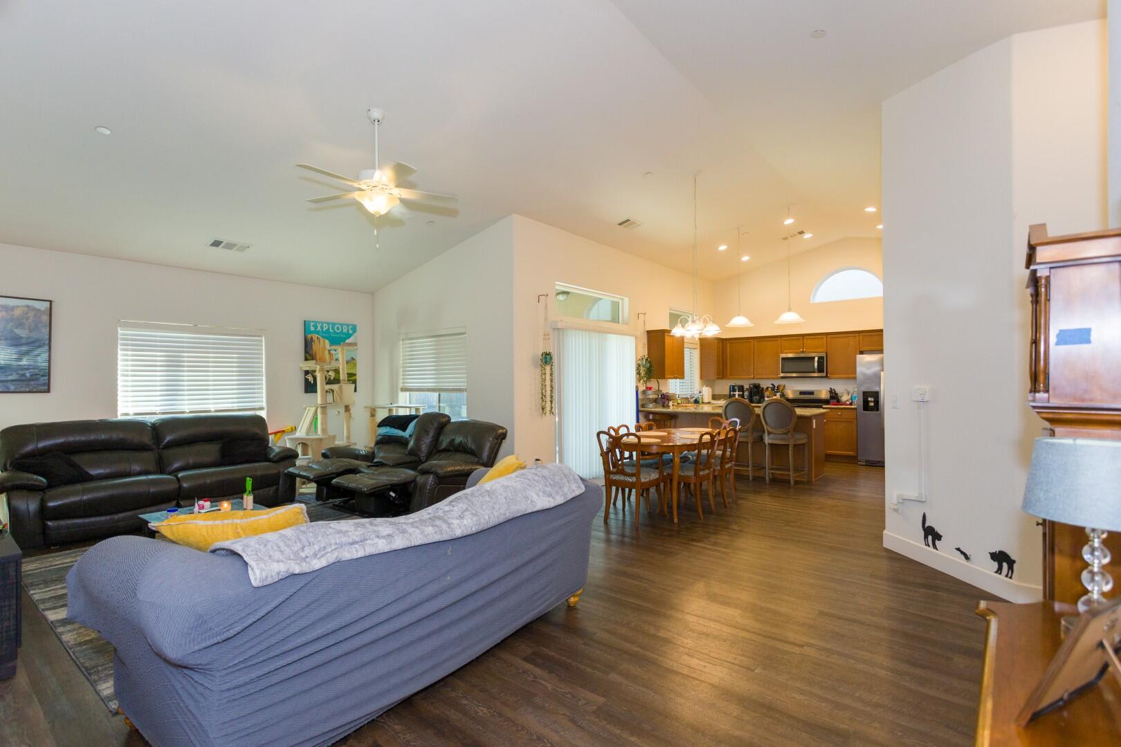 2138 W River Springs Ave, Porterville, CA 93257