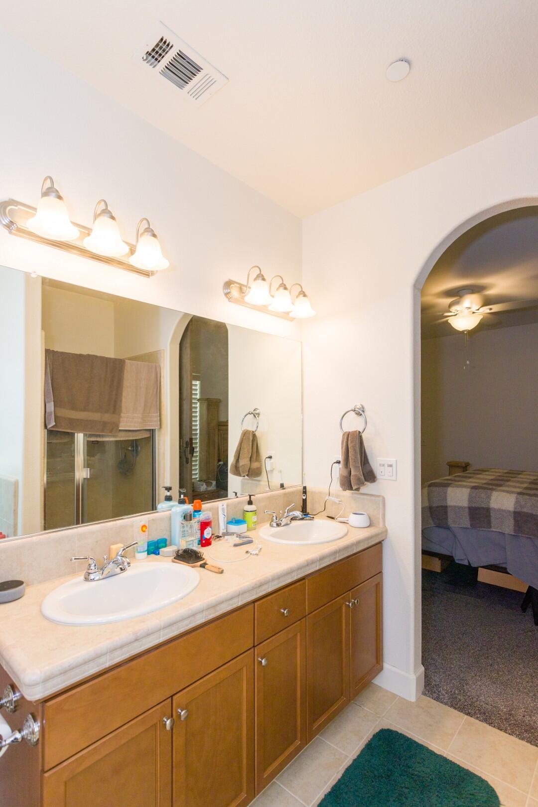 2138 W River Springs Ave, Porterville, CA 93257