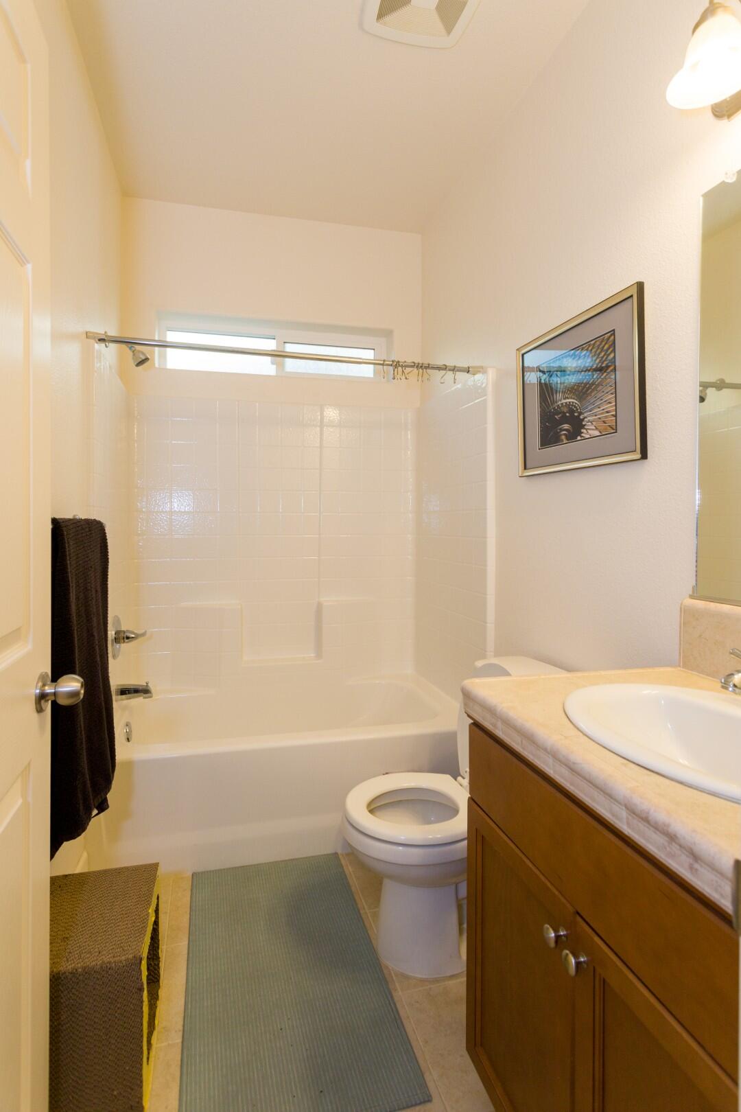 2138 W River Springs Ave, Porterville, CA 93257