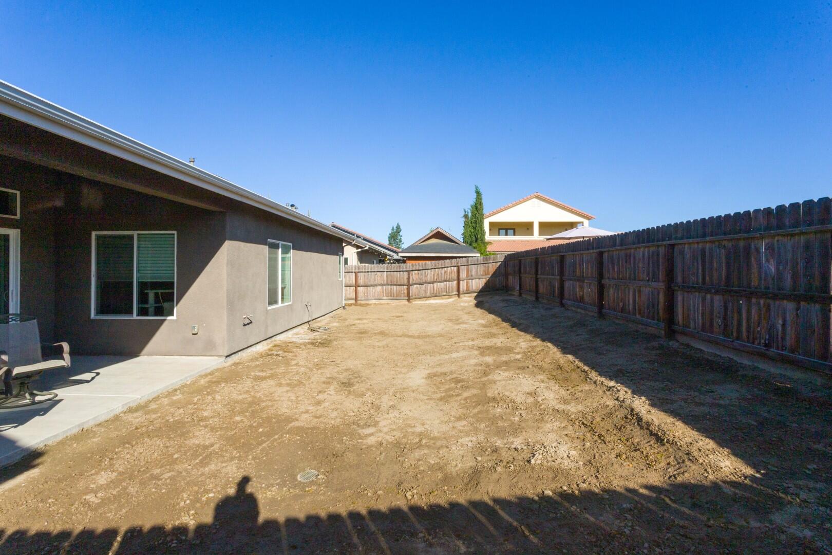 2138 W River Springs Ave, Porterville, CA 93257