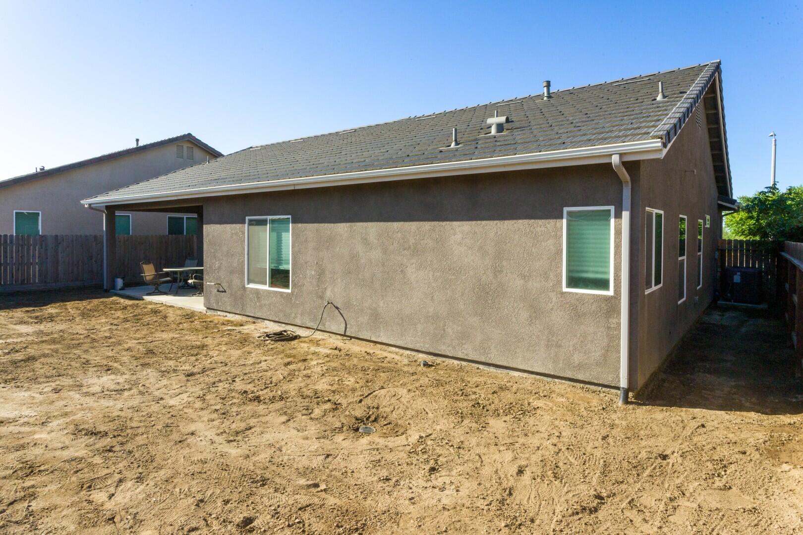 2138 W River Springs Ave, Porterville, CA 93257