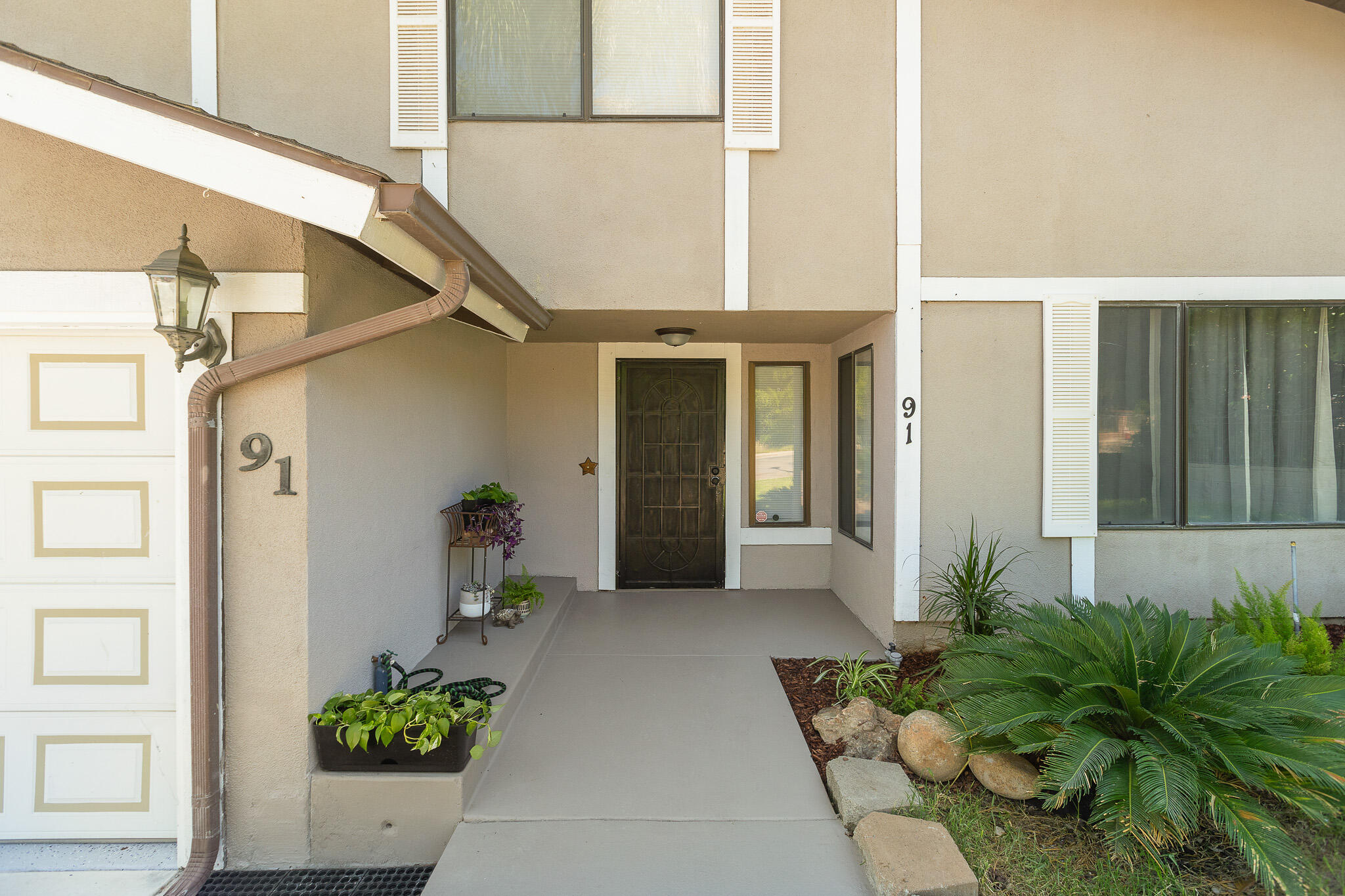 91 Heatherwood Ct, Porterville, CA 93257