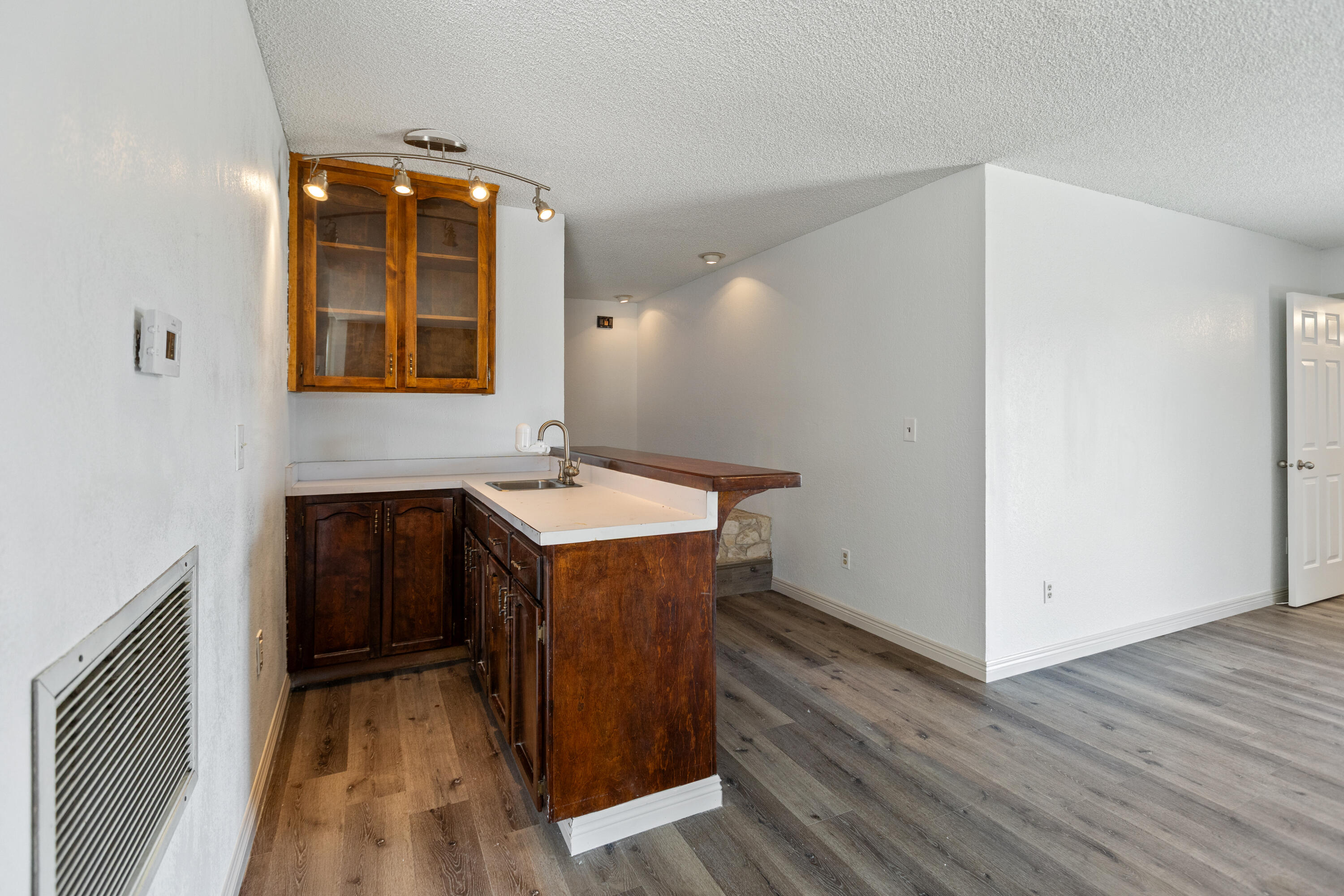 91 Heatherwood Ct, Porterville, CA 93257