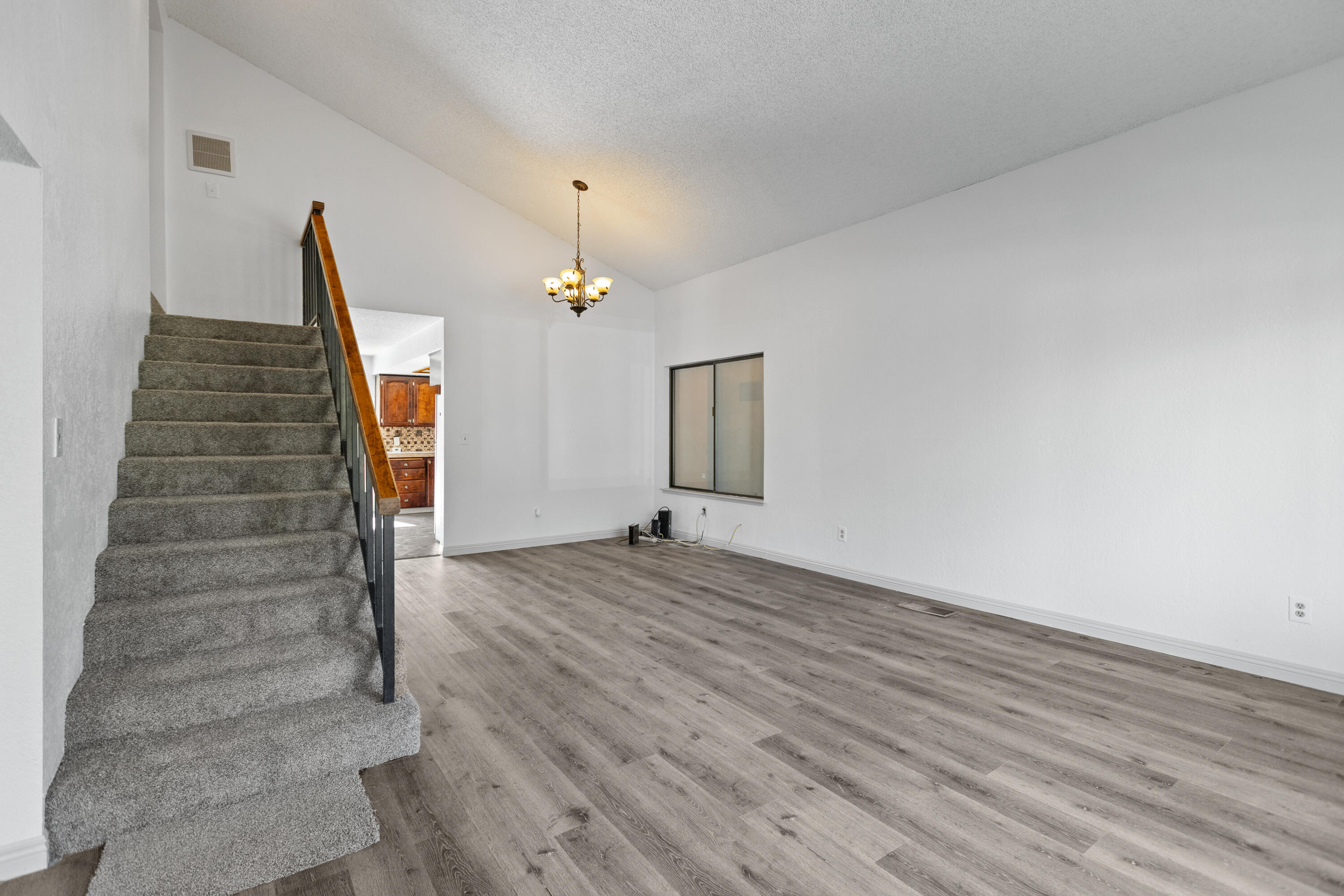 91 Heatherwood Ct, Porterville, CA 93257